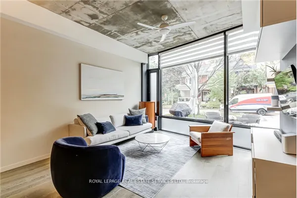 373 Sorauren Avenue, #04