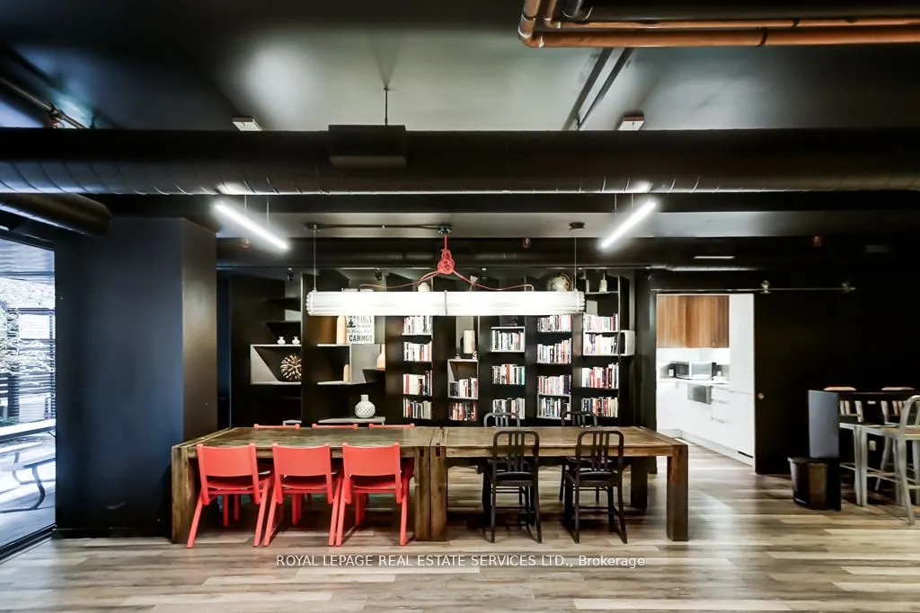 373 Sorauren Avenue, #04