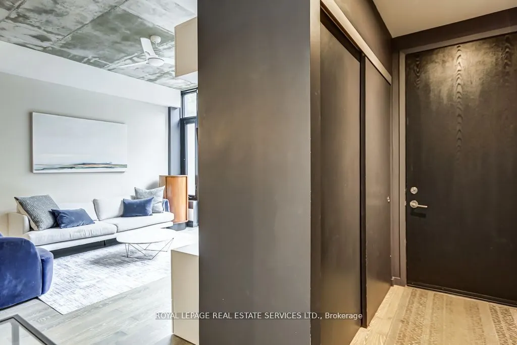 373 Sorauren Avenue, #04