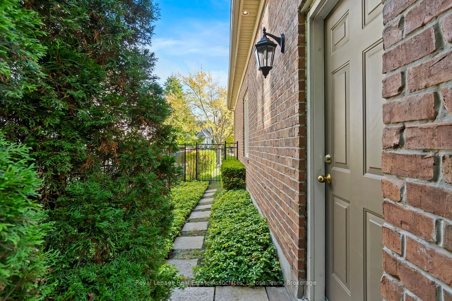 562 Gladwyne Court