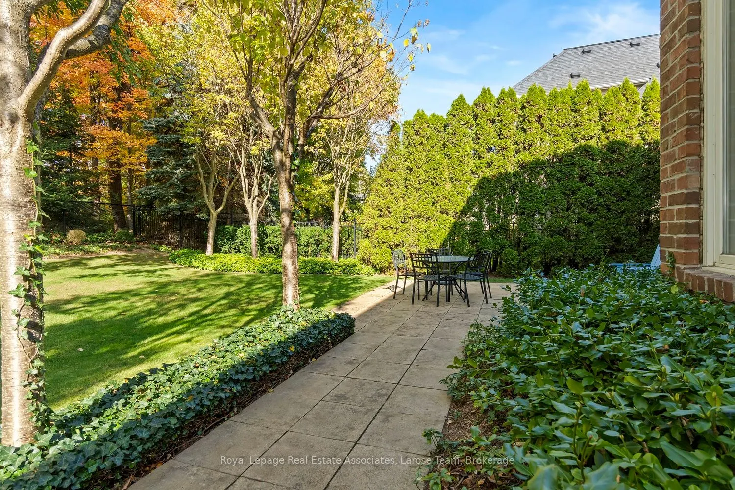 562 Gladwyne Court
