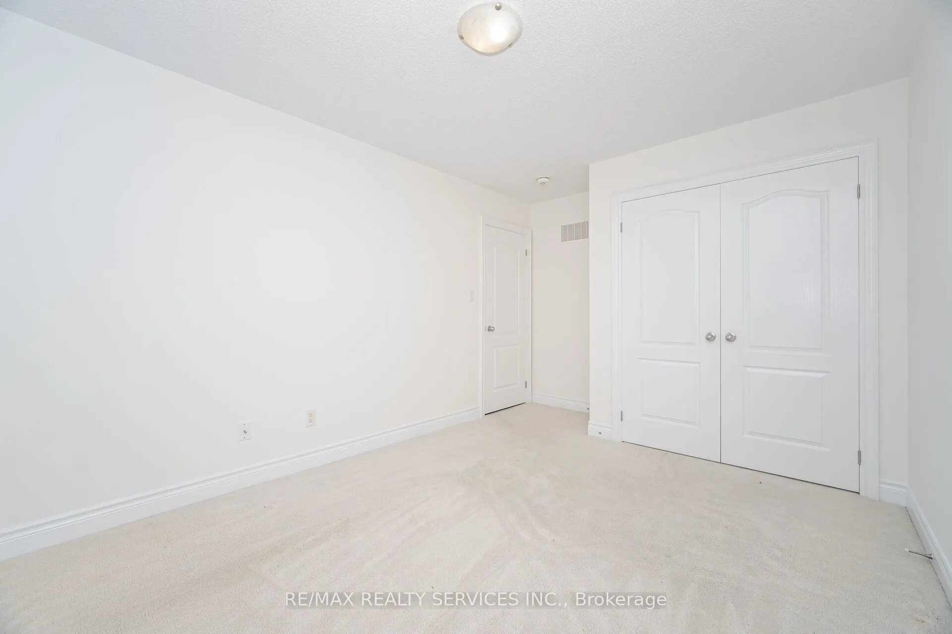 7 Lady Evelyn Crescent