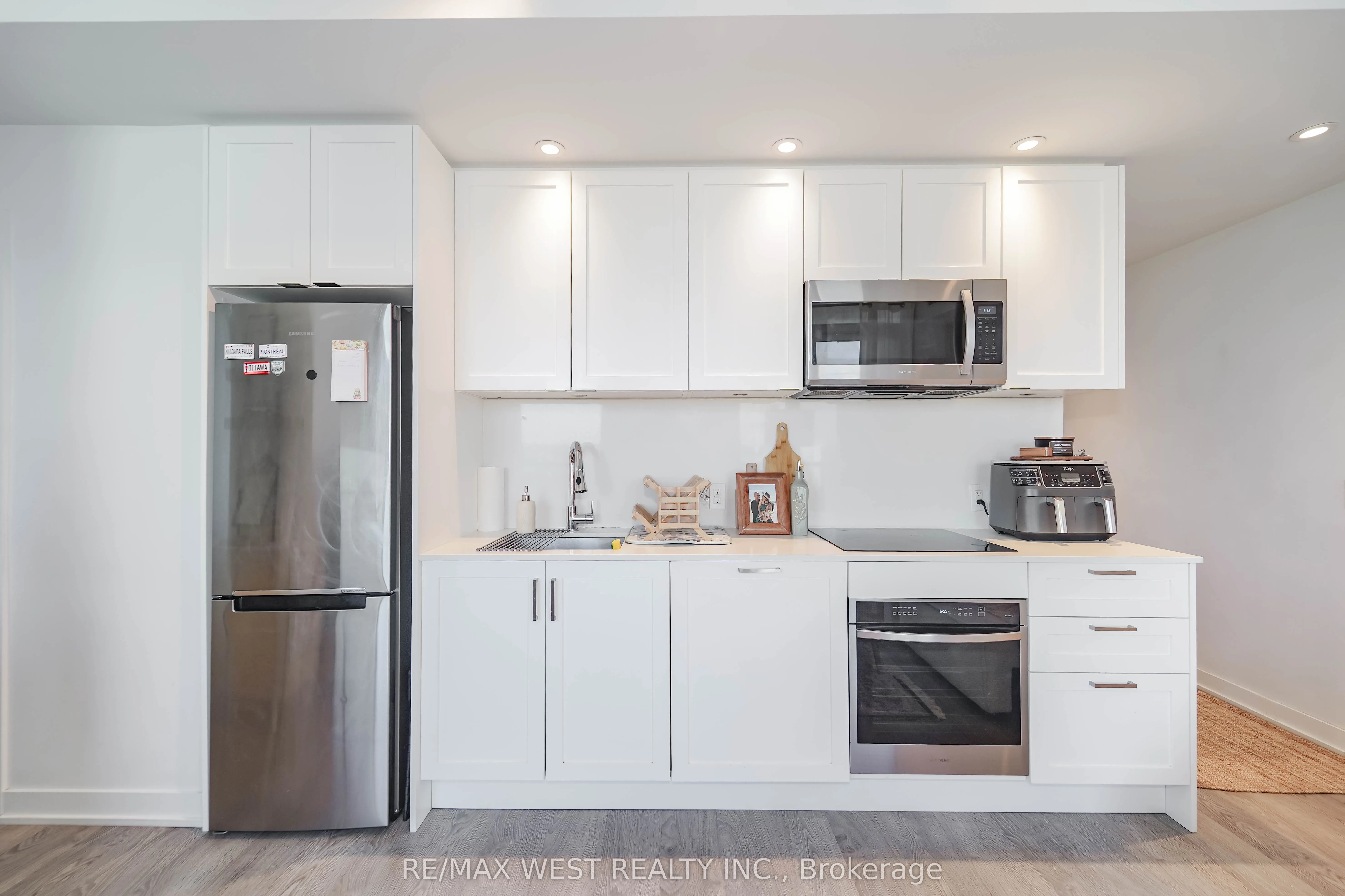 1928 Lake Shore Boulevard