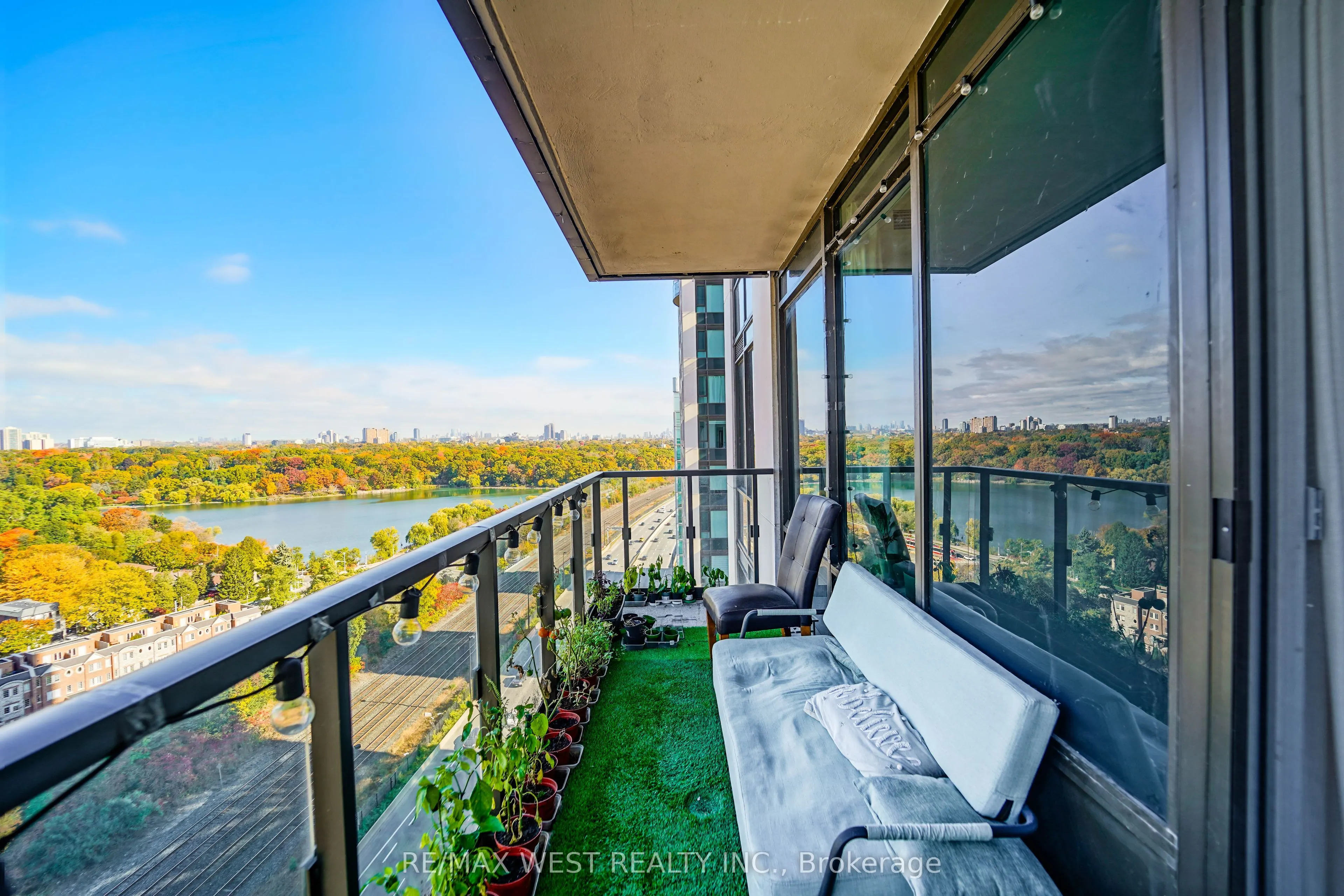 1928 Lake Shore Boulevard