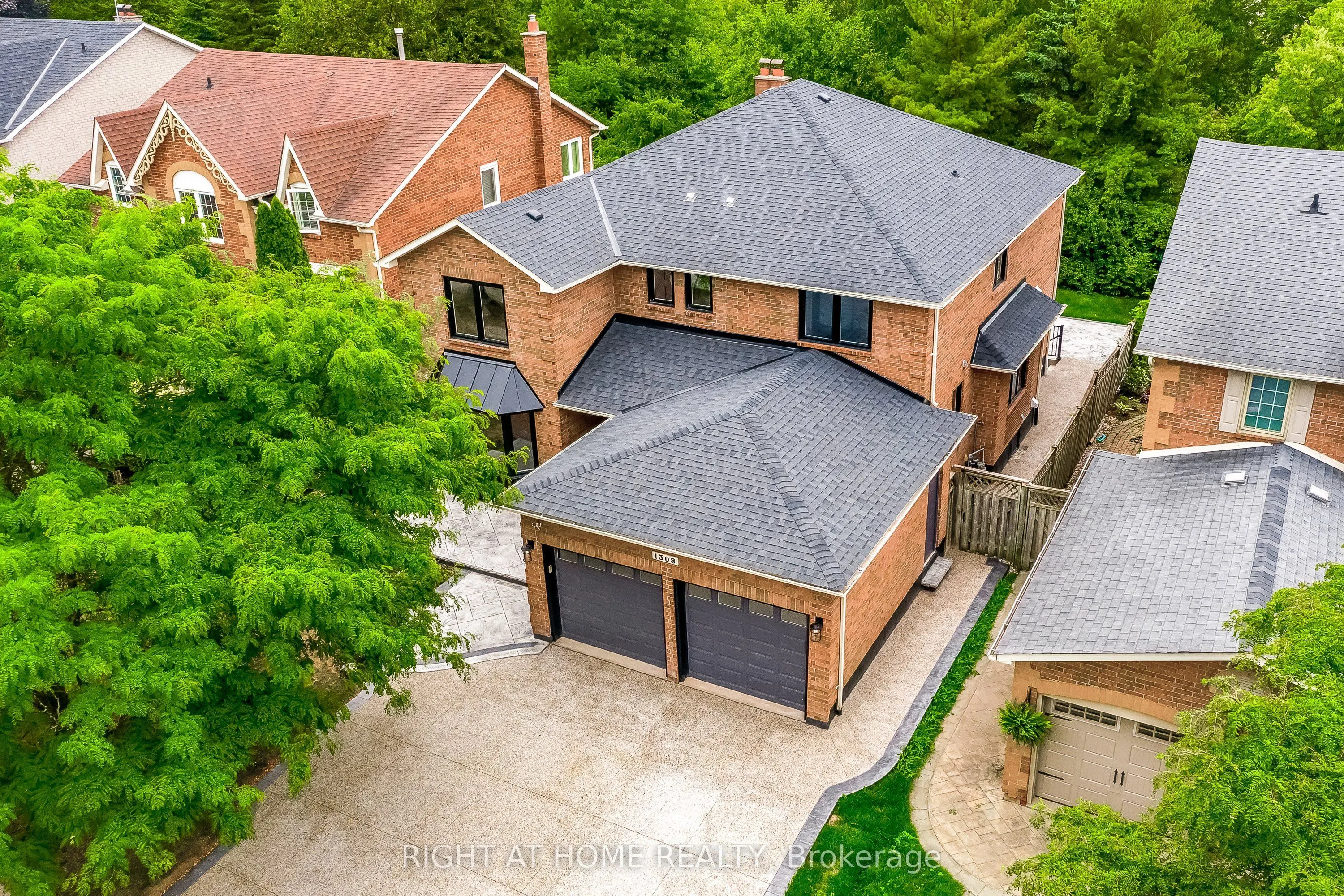 1308 Fieldcrest Lane