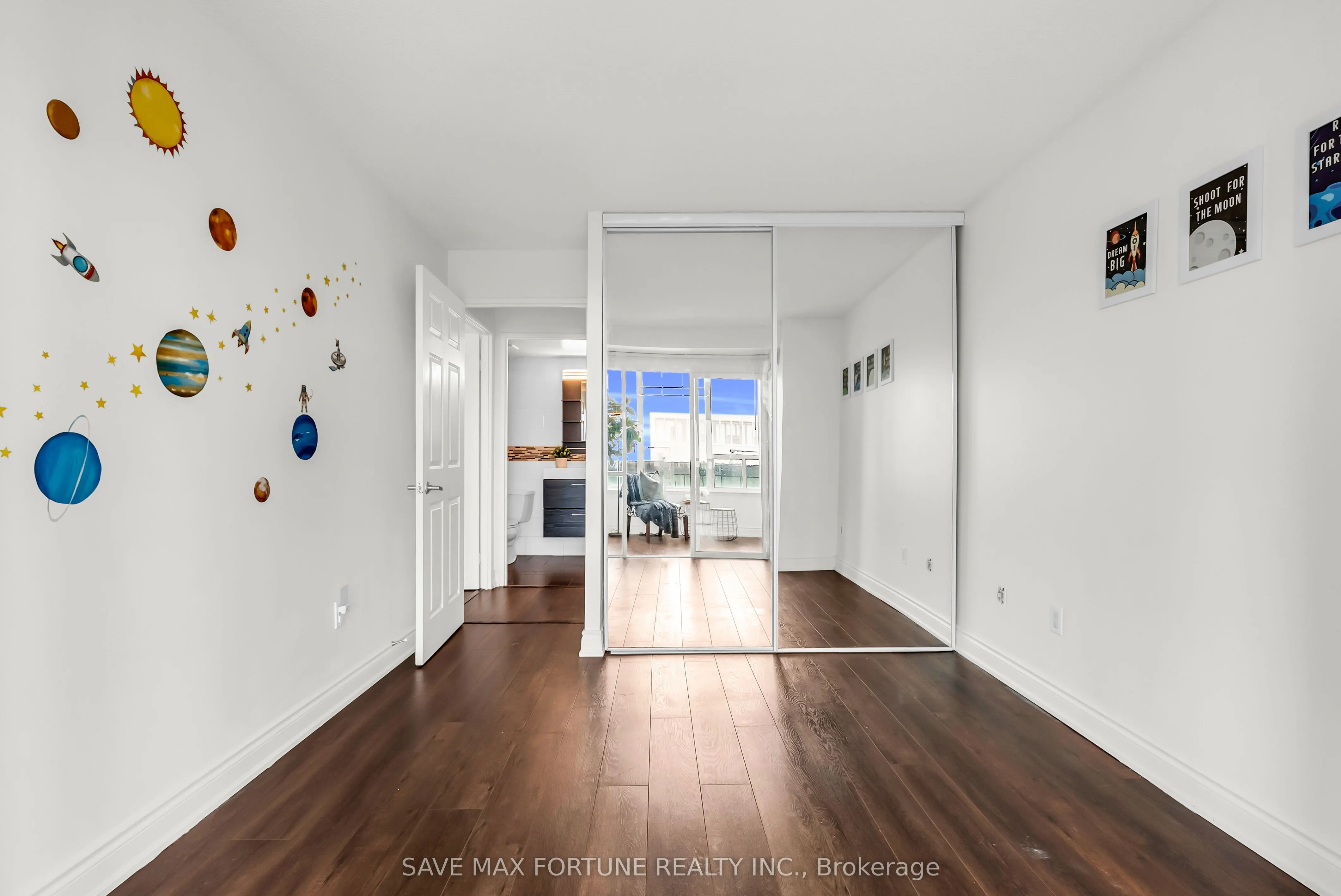 330 Rathburn Road W, #1006