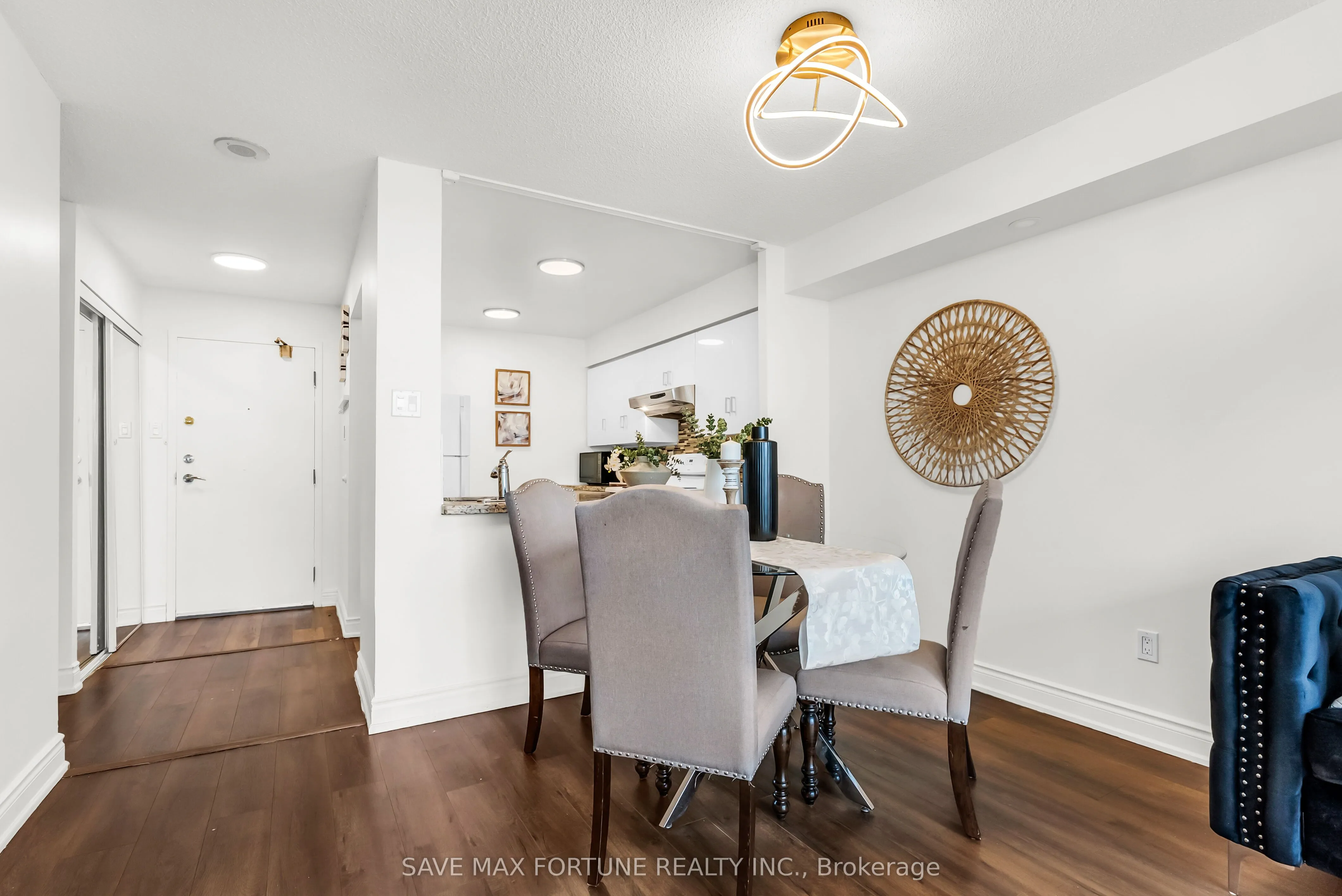 330 Rathburn Road W, #1006