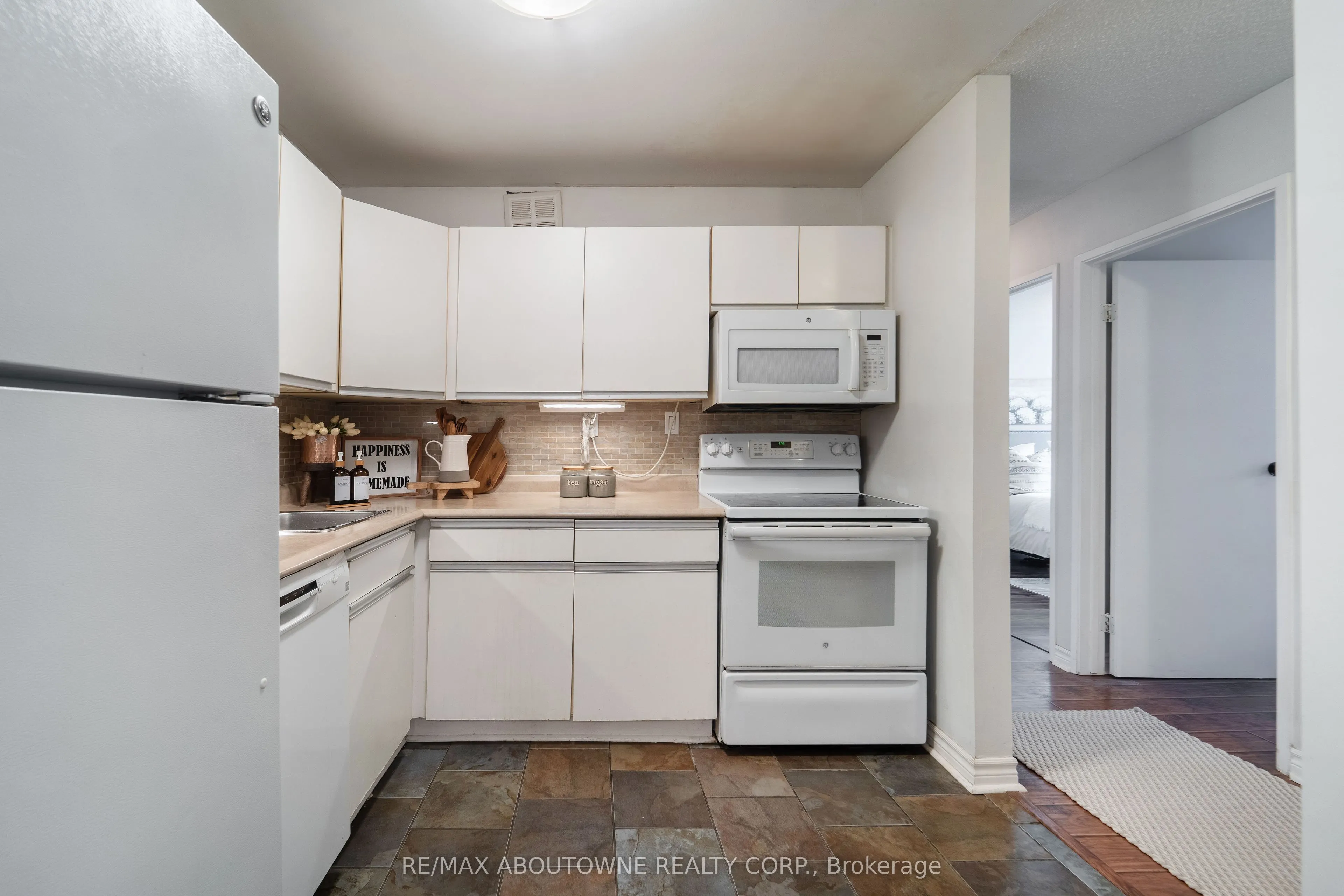 1450 Glen Abbey Gate, #612