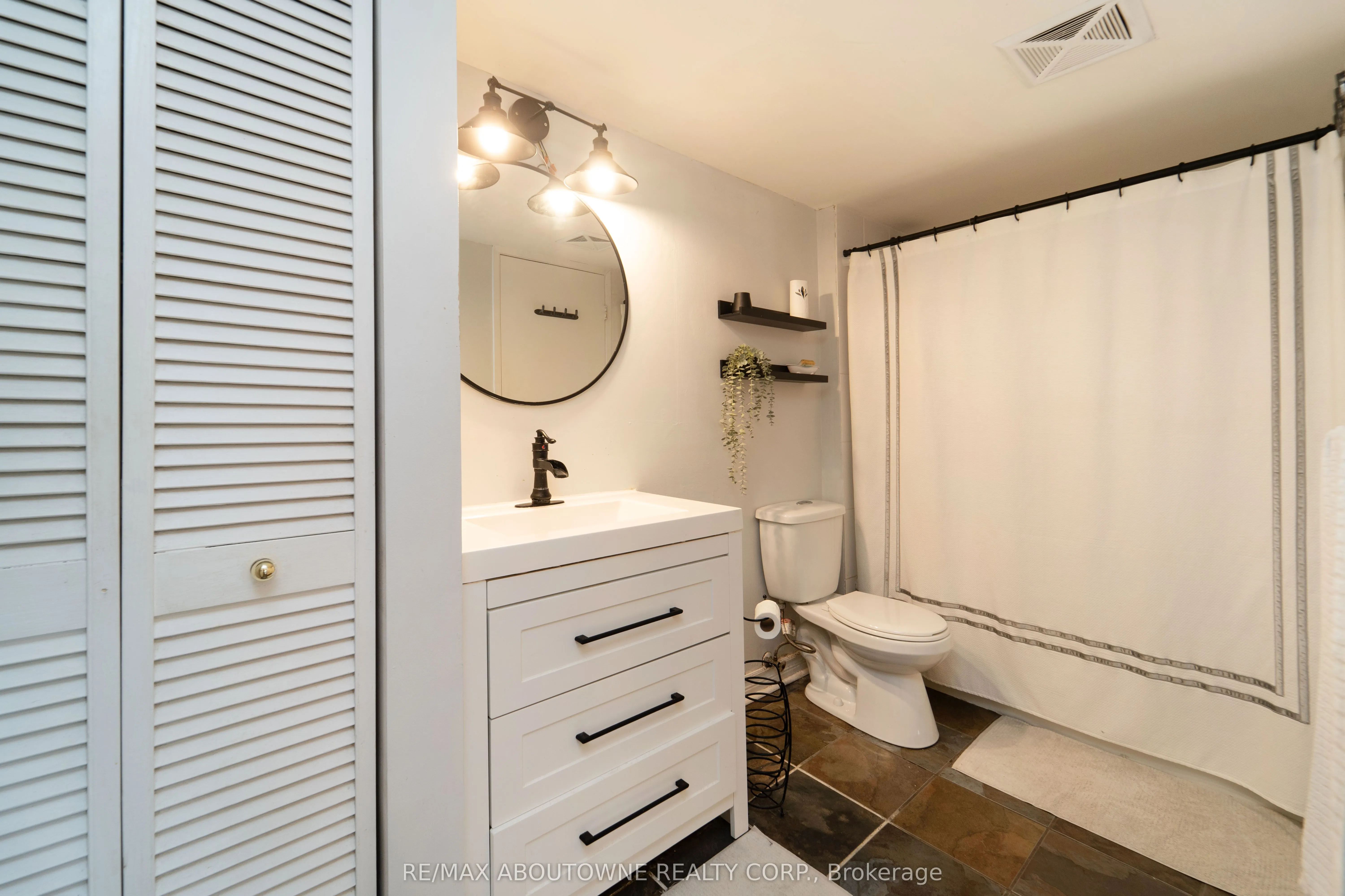 1450 Glen Abbey Gate, #612