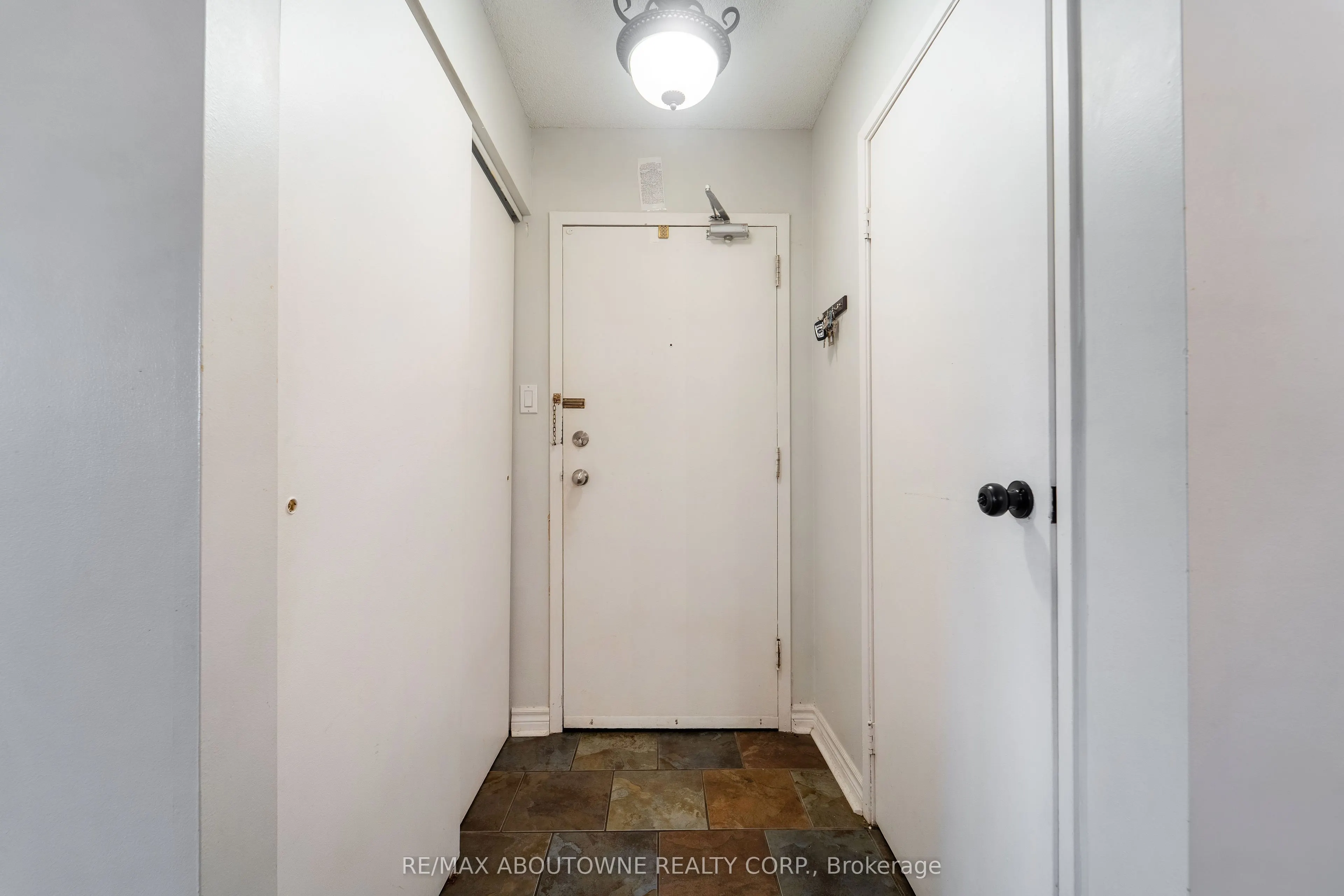 1450 Glen Abbey Gate, #612