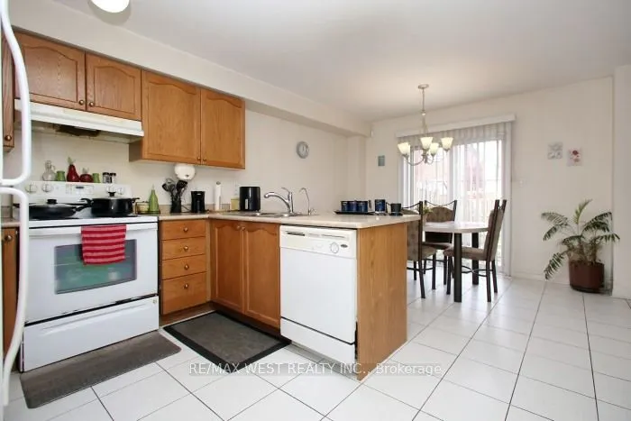 427 Huntington Ridge Drive