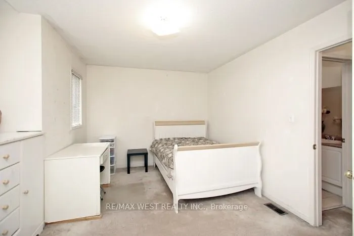 427 Huntington Ridge Drive