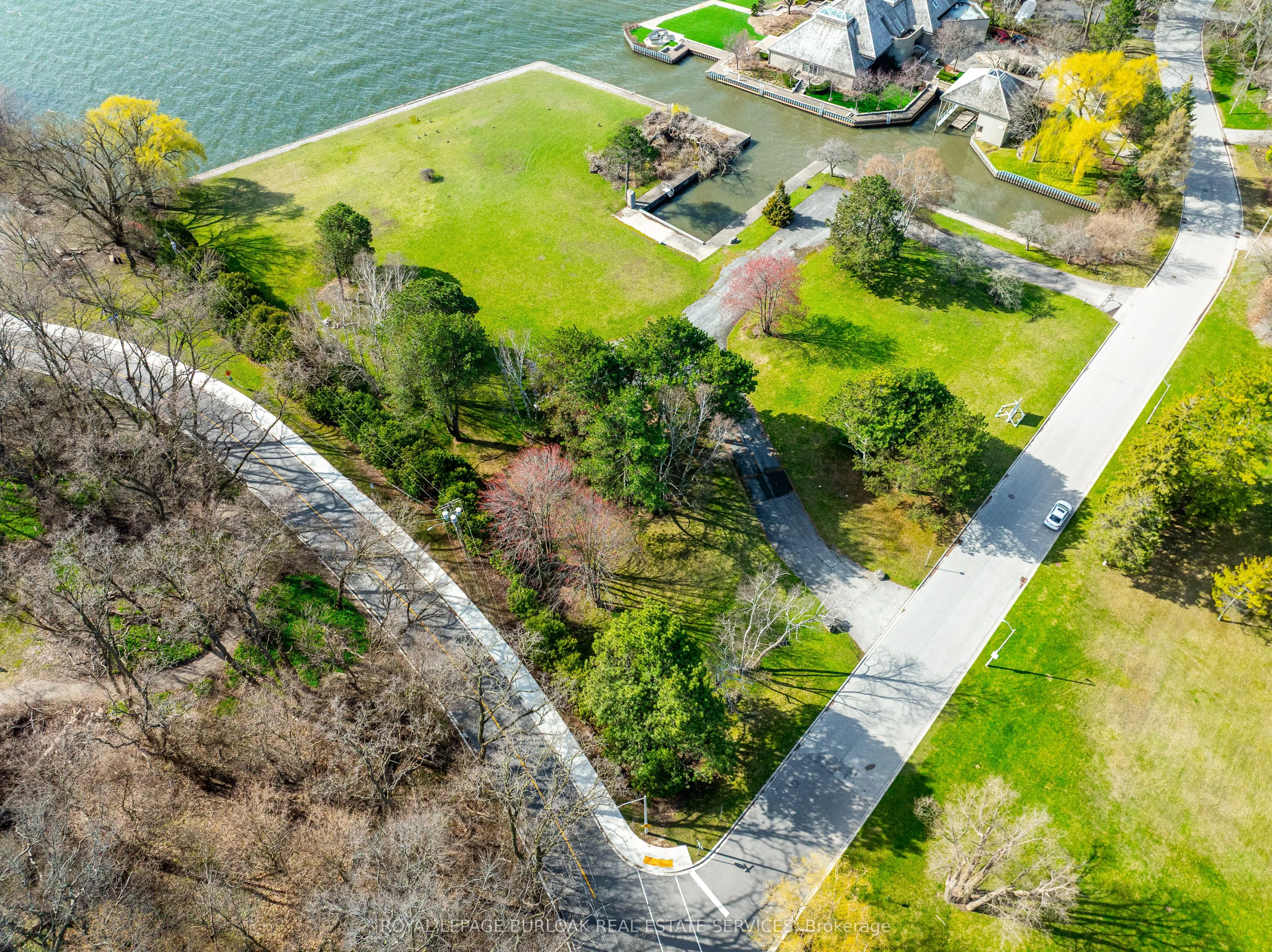 800 Lasalle Park Road