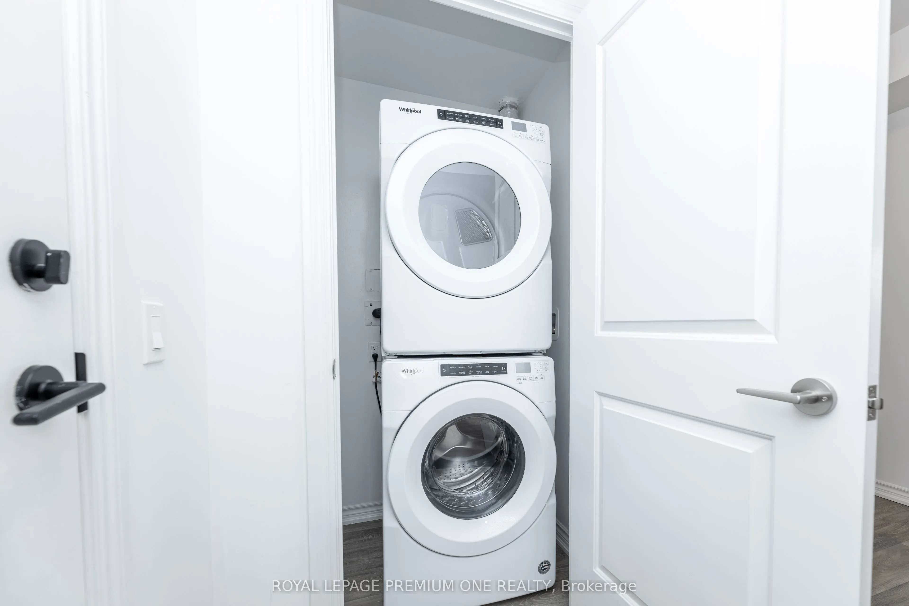 571 Prince Edward Drive N, #214