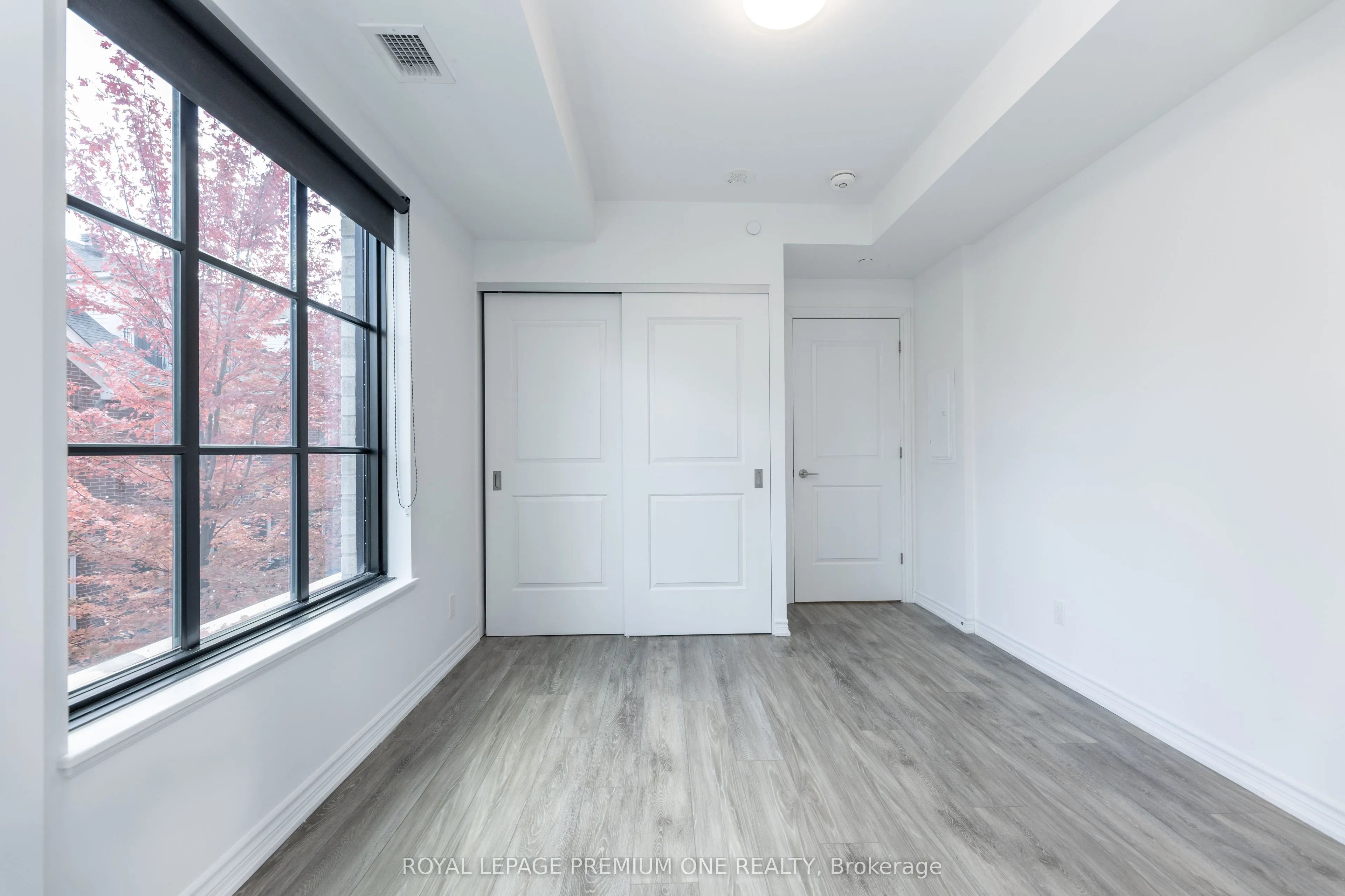 571 Prince Edward Drive N, #214