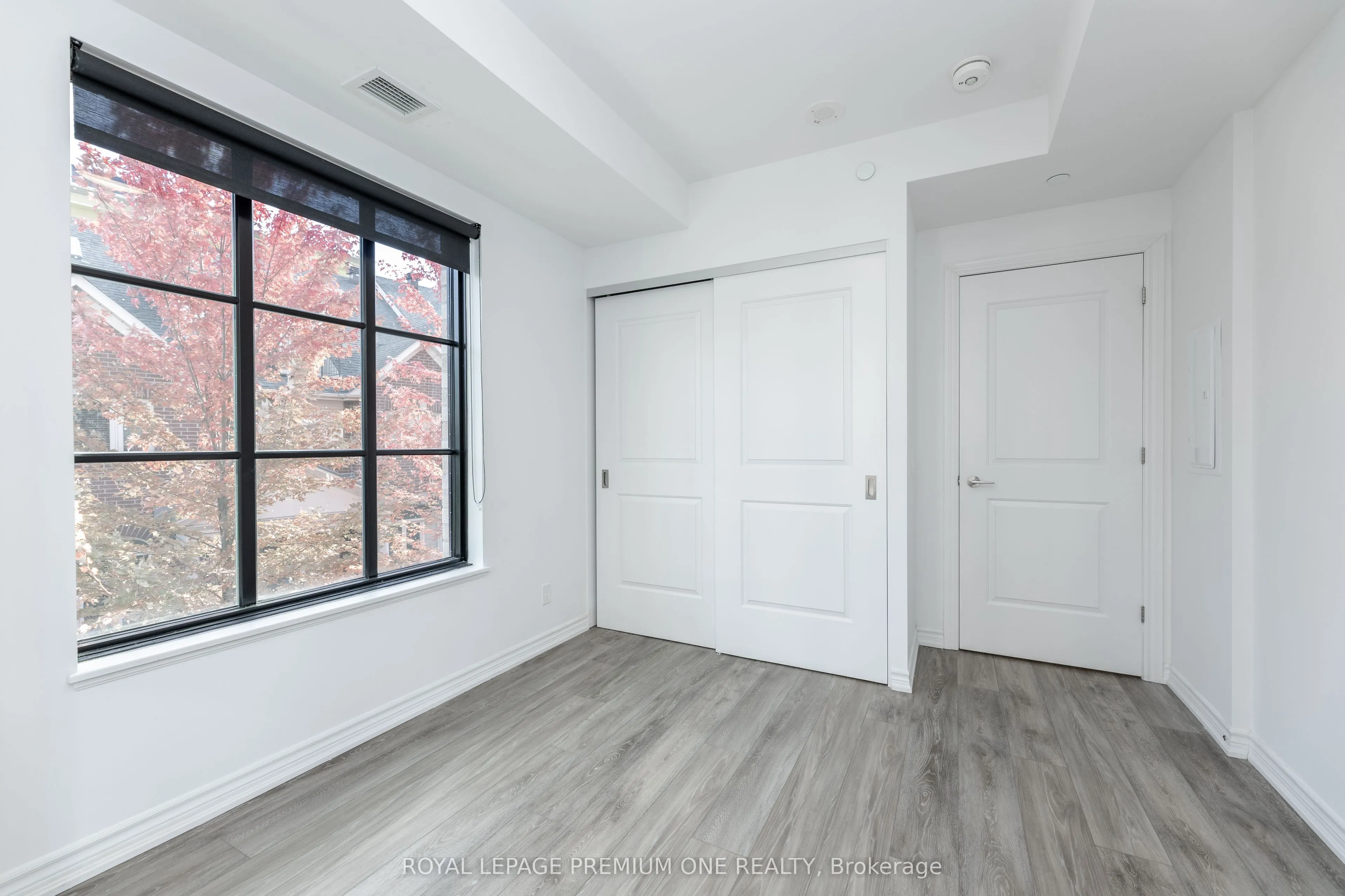 571 Prince Edward Drive N, #214