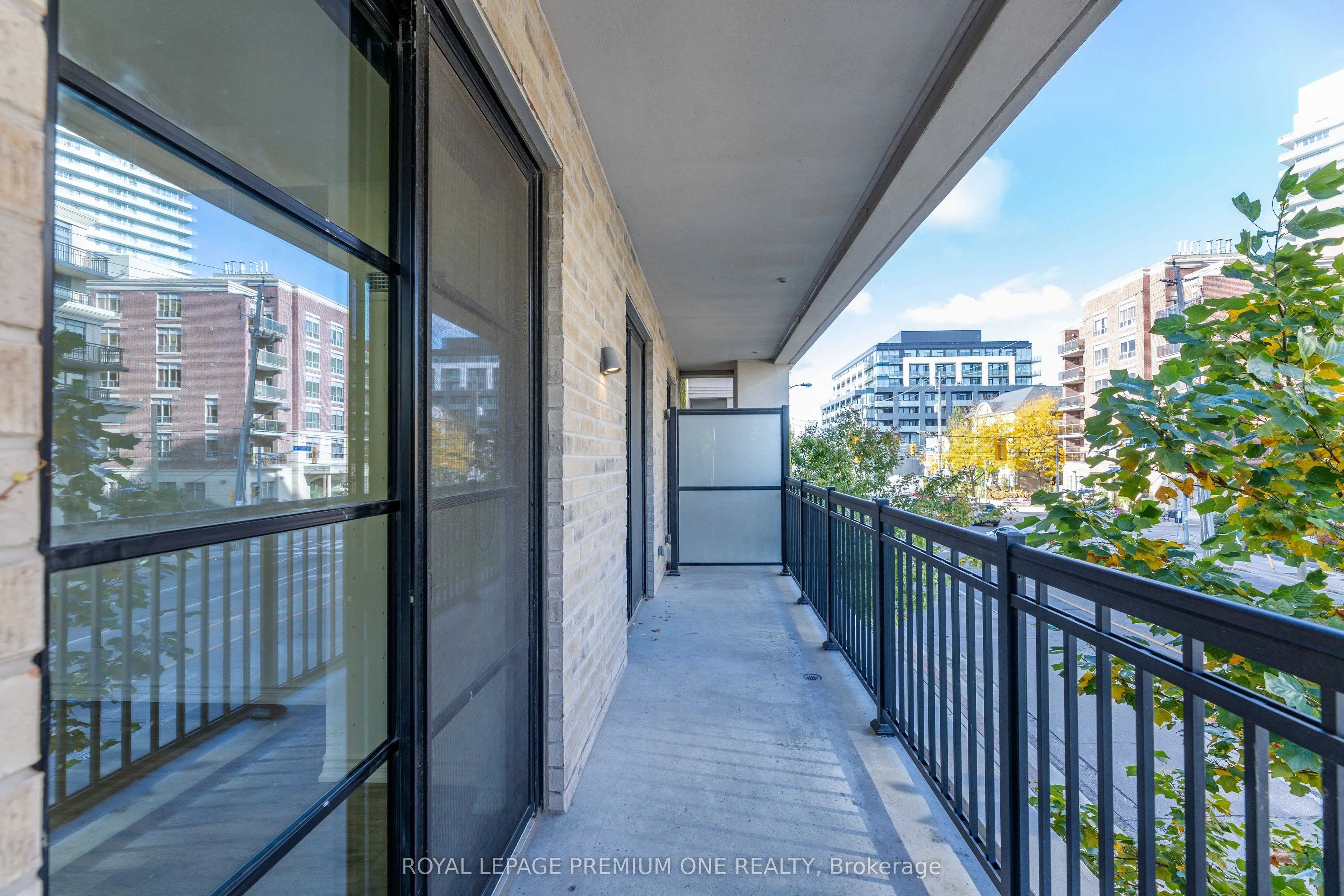 571 Prince Edward Drive N, #214