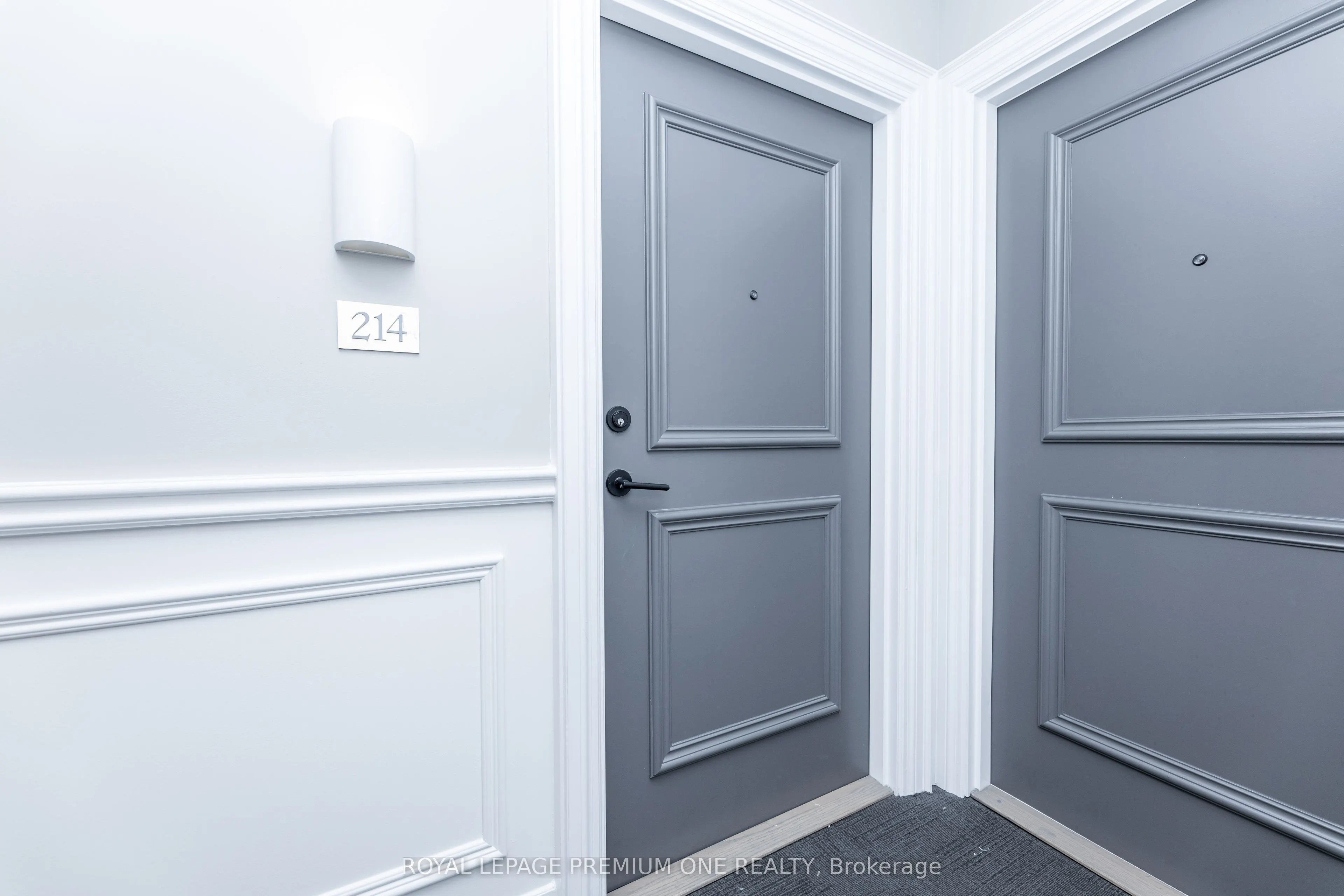 571 Prince Edward Drive N, #214