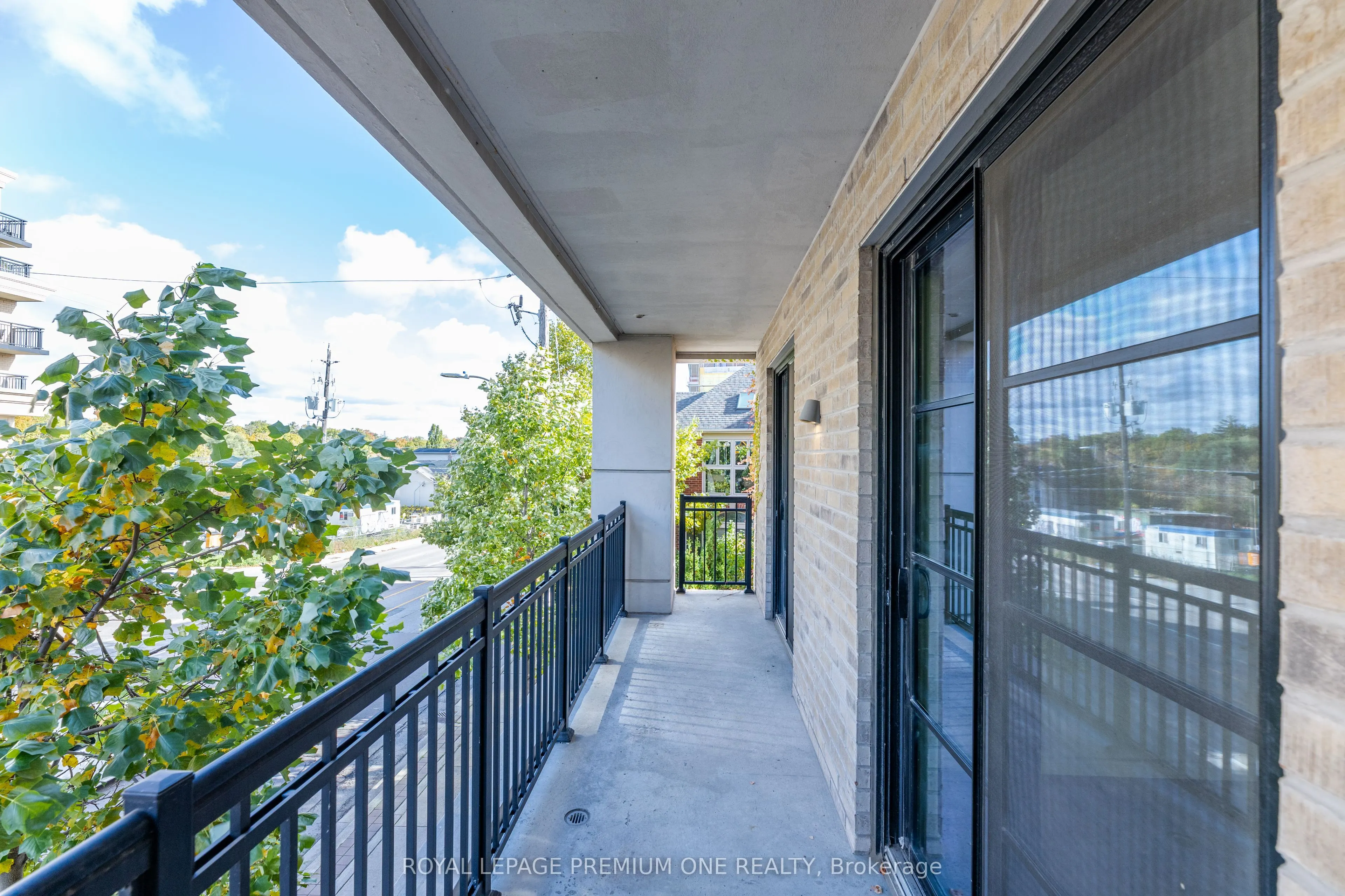 571 Prince Edward Drive N, #214