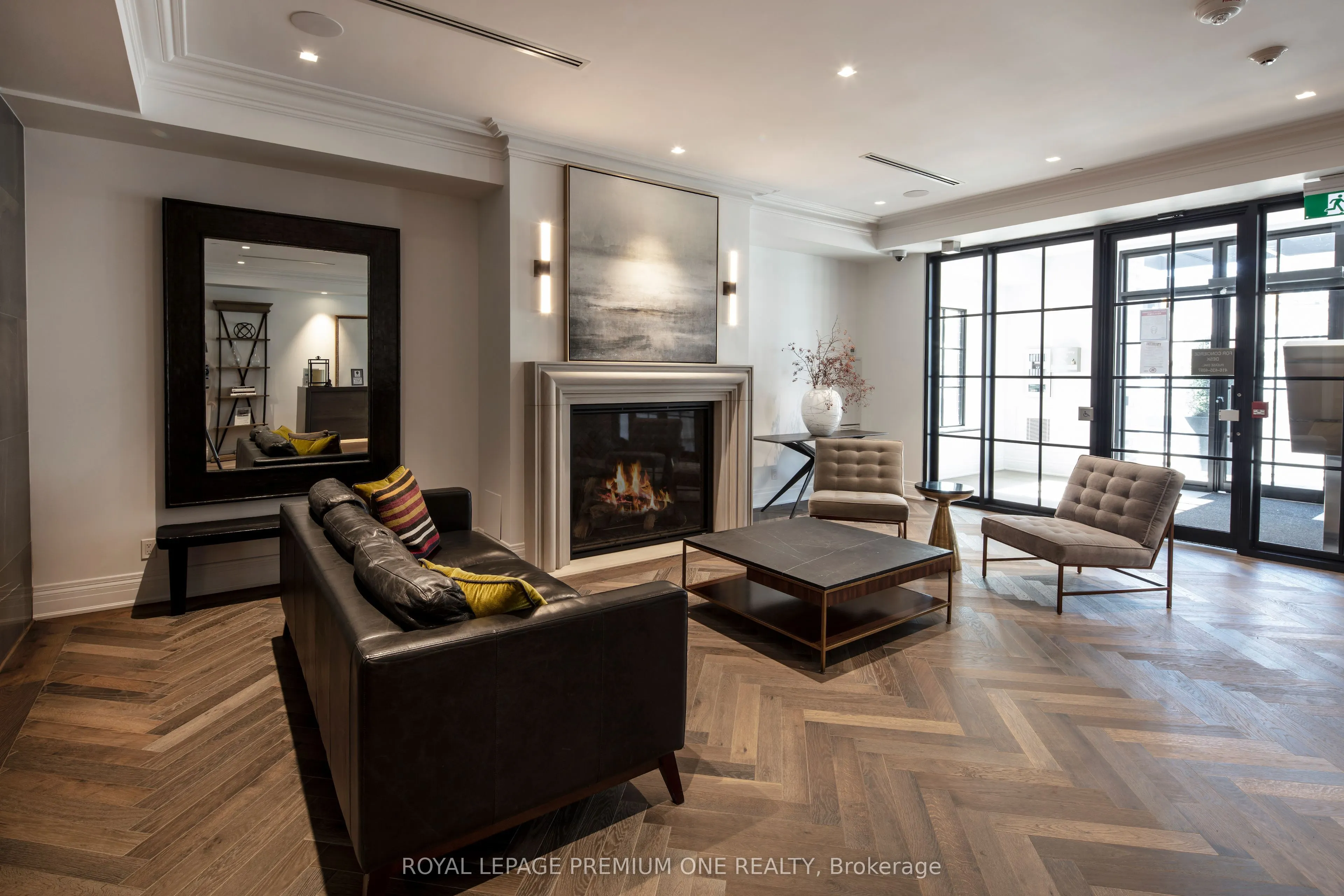 571 Prince Edward Drive N, #214