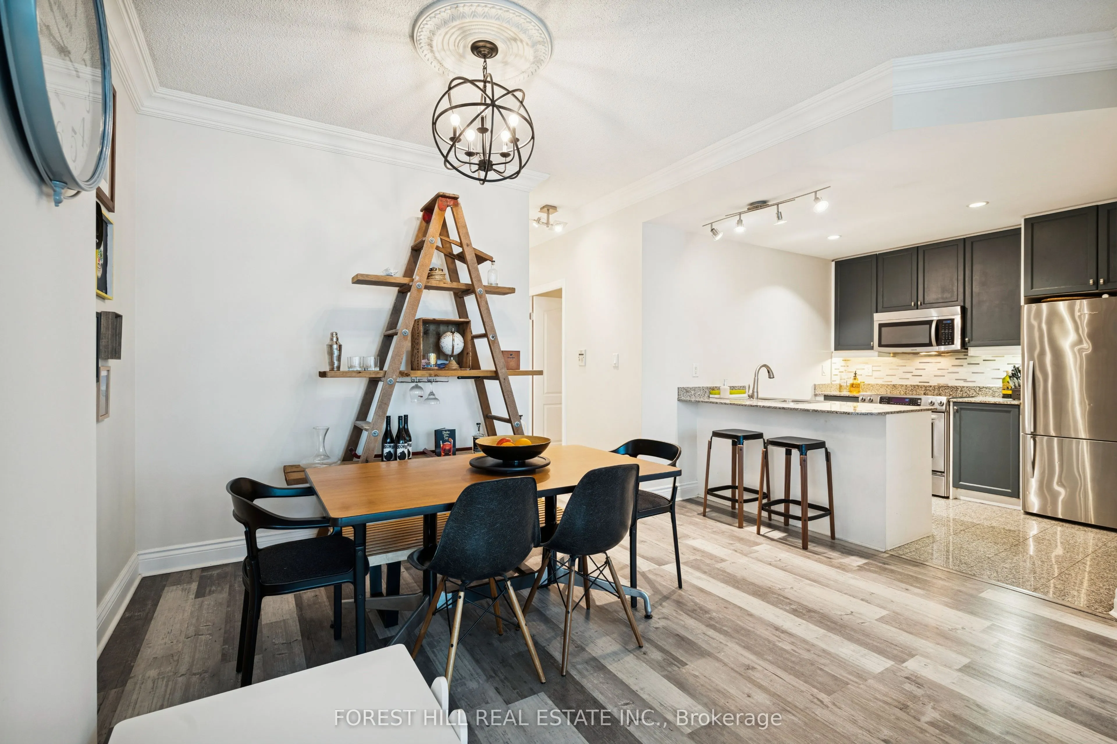 88 Palace Pier Court, #906