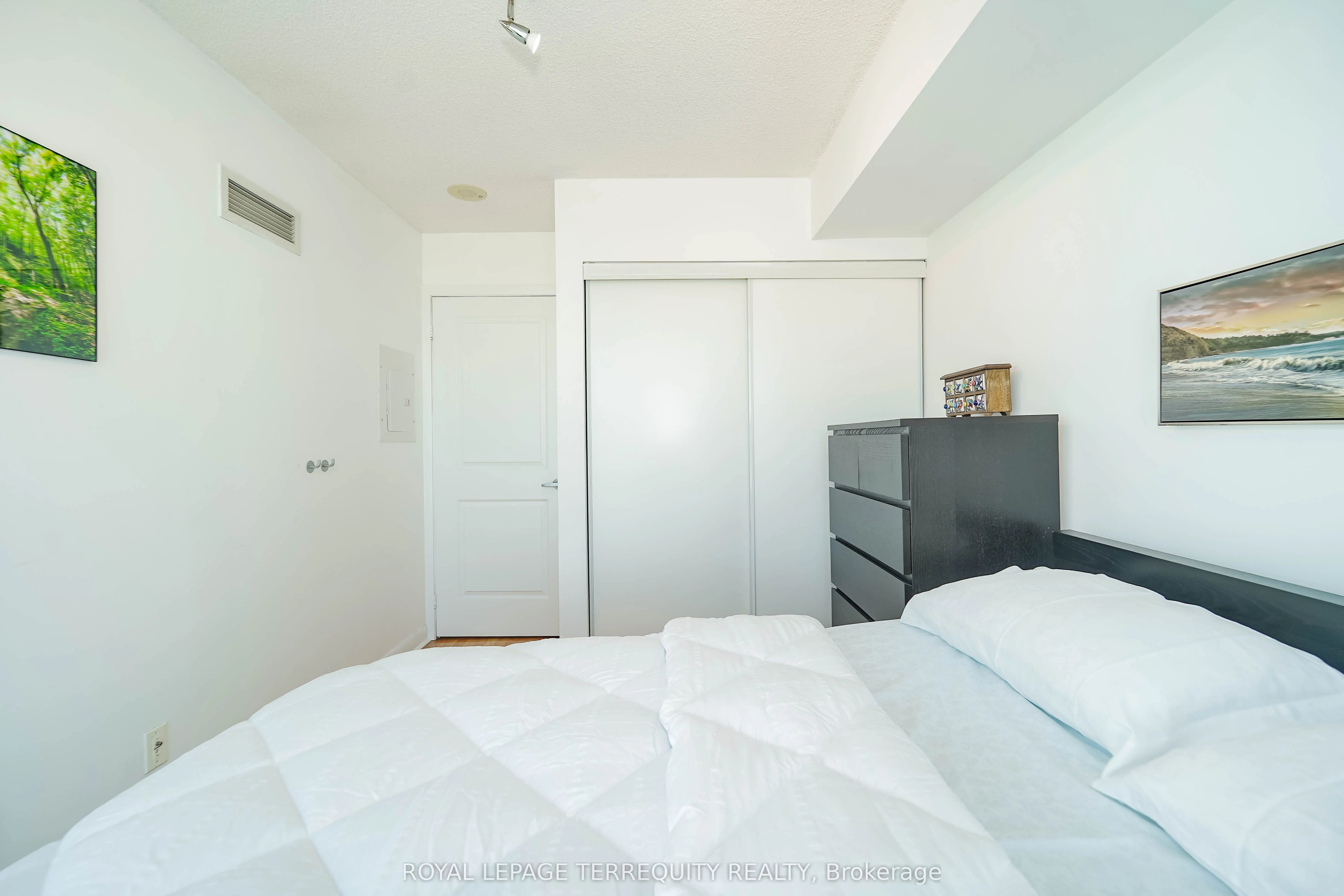 235 Sherway Gardens Road, #2209