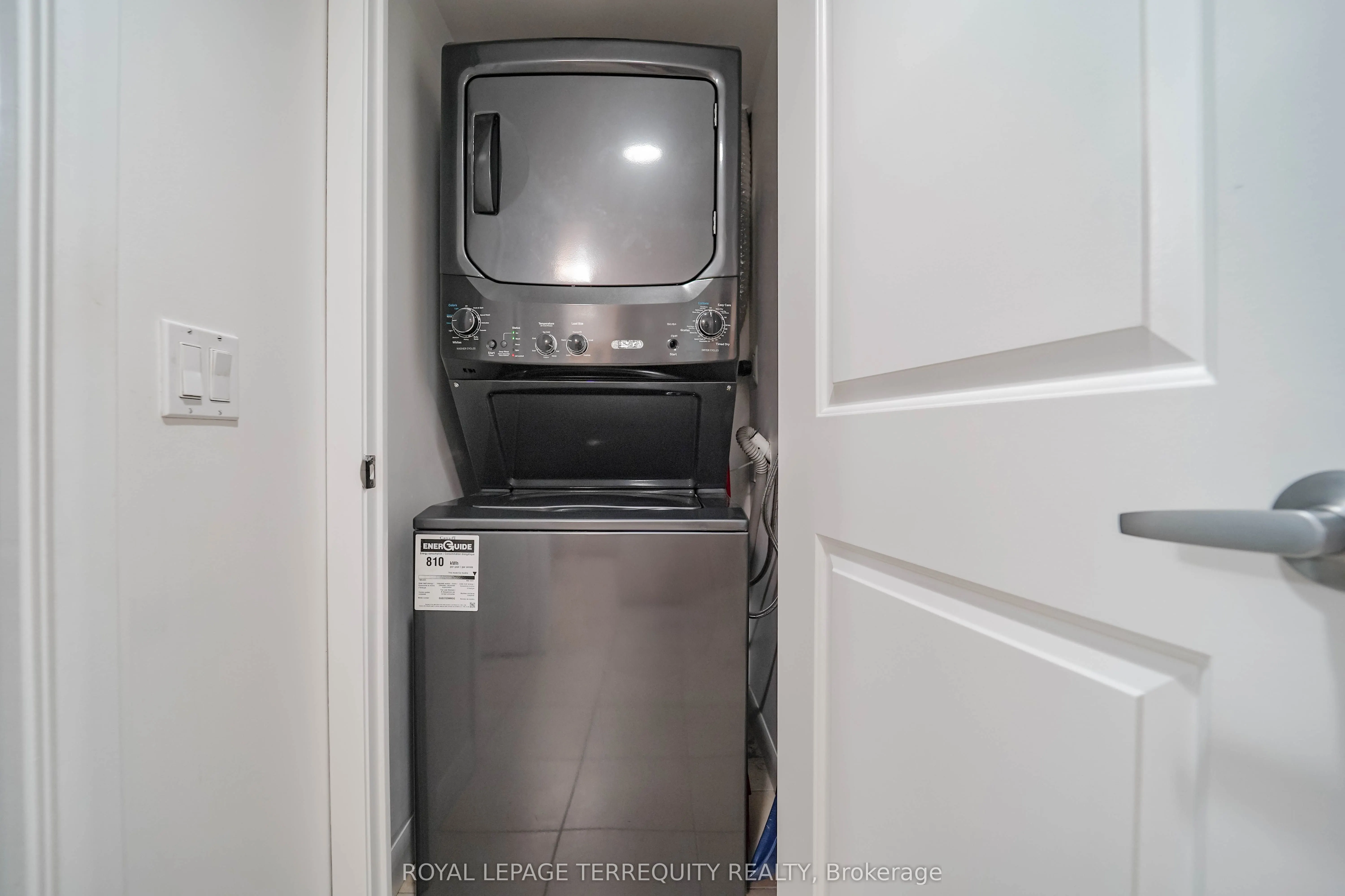 235 Sherway Gardens Road, #2209