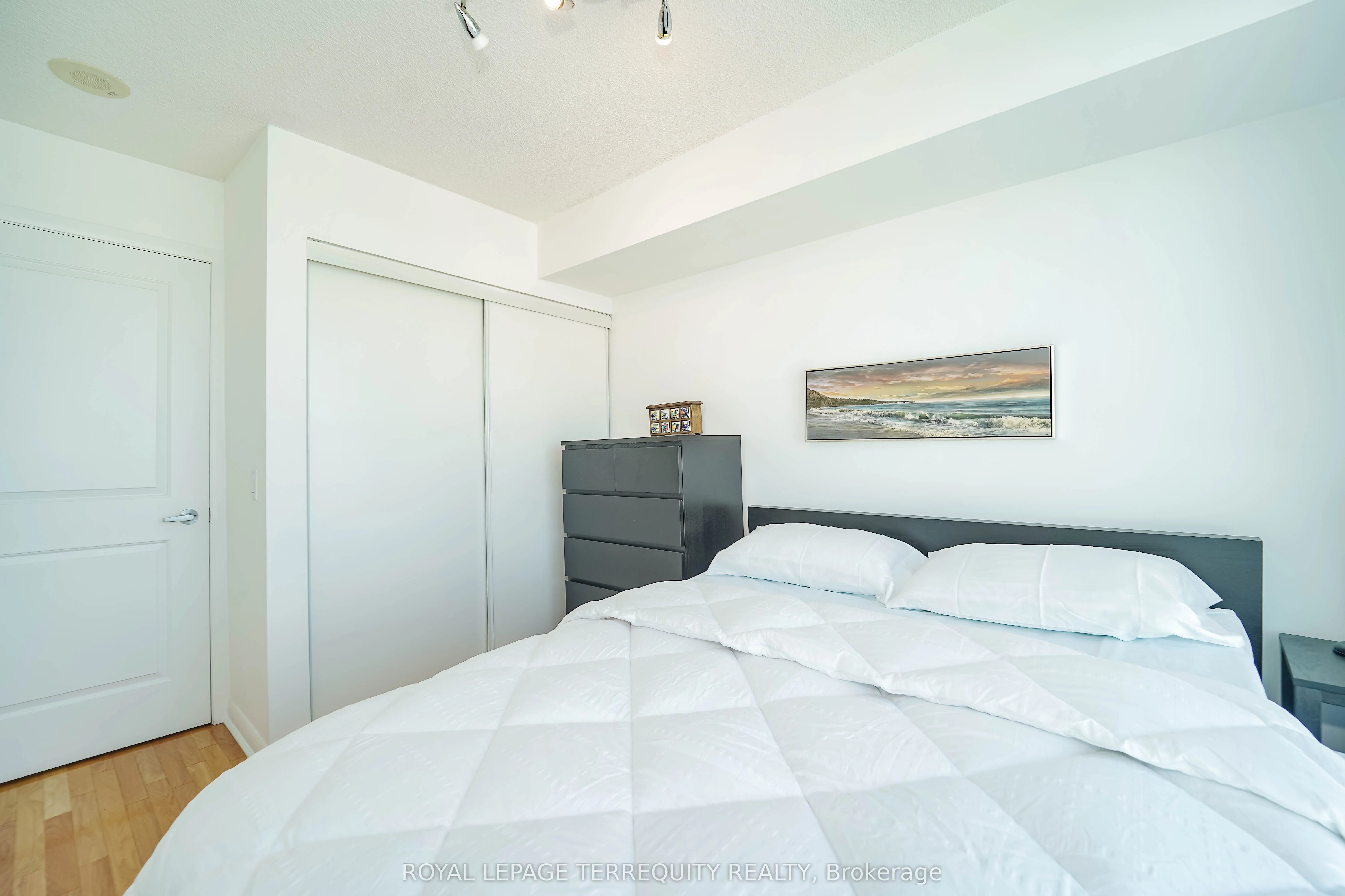 235 Sherway Gardens Road, #2209