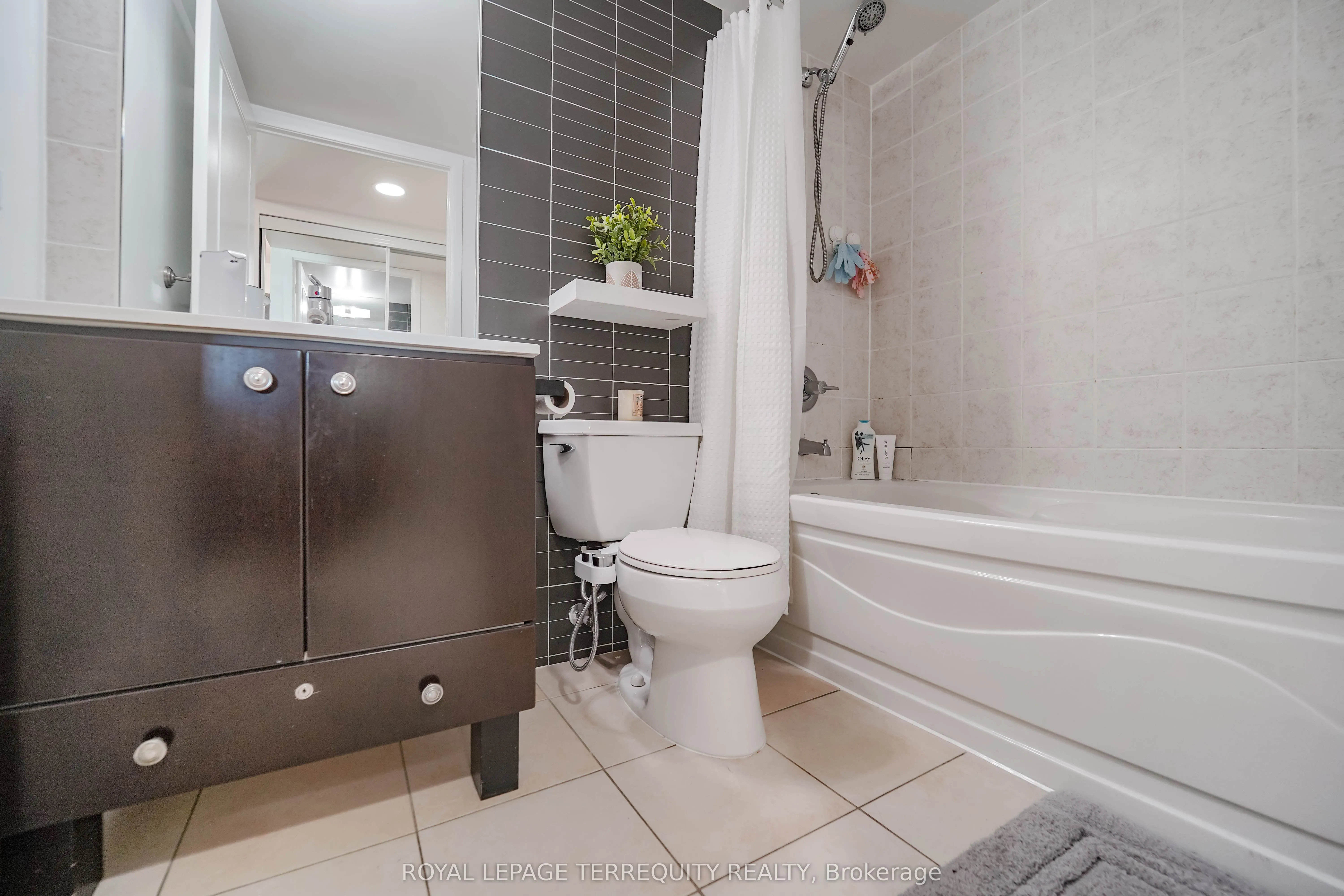 235 Sherway Gardens Road, #2209