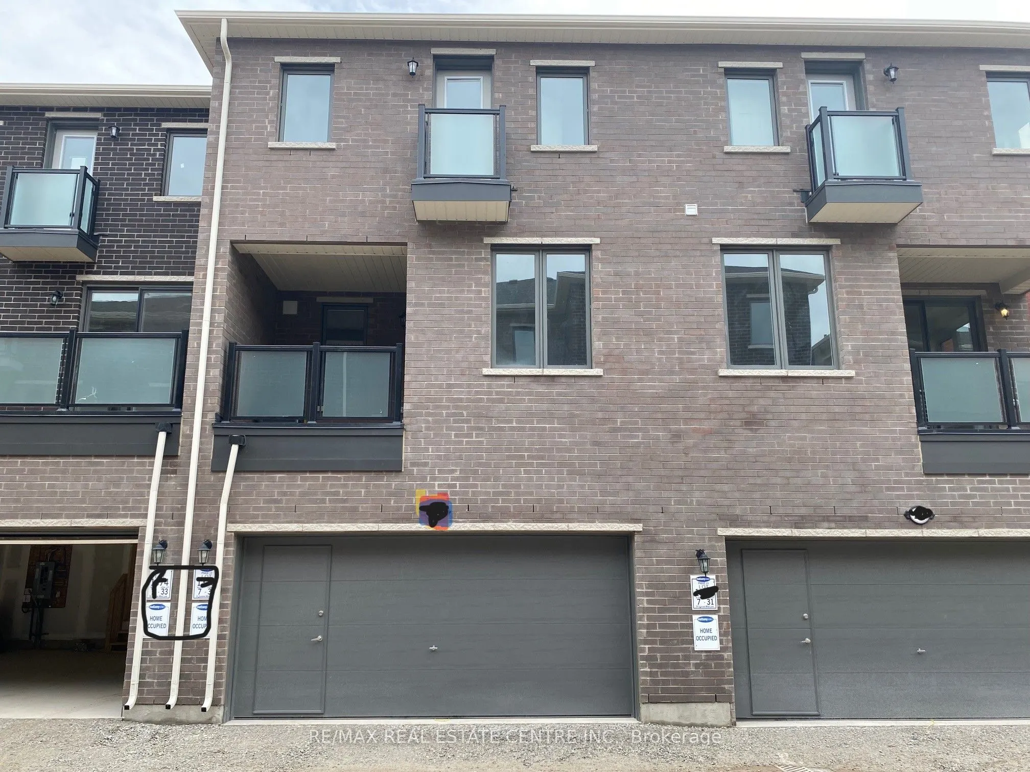 95 Dundas Street W, #228