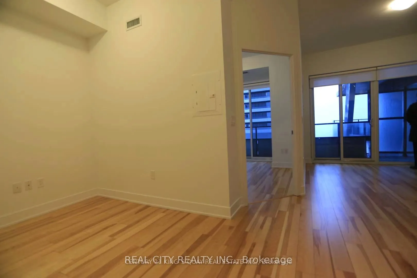 30 Shore Breeze Drive, #1117