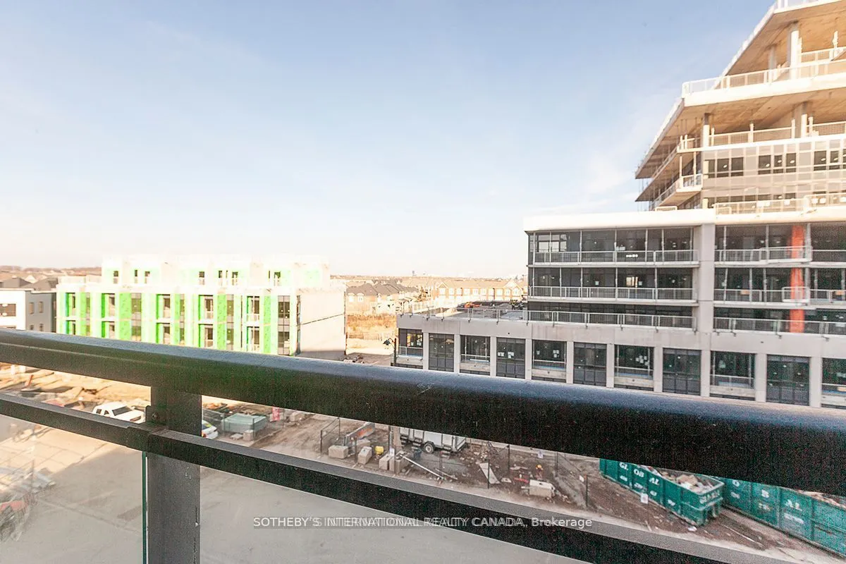 405 Dundas Street W, #413