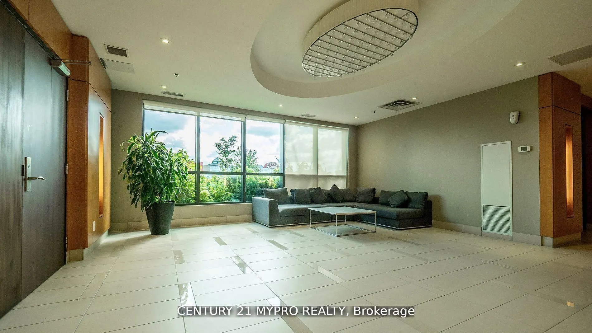 840 Queen's Plate Drive, #1003