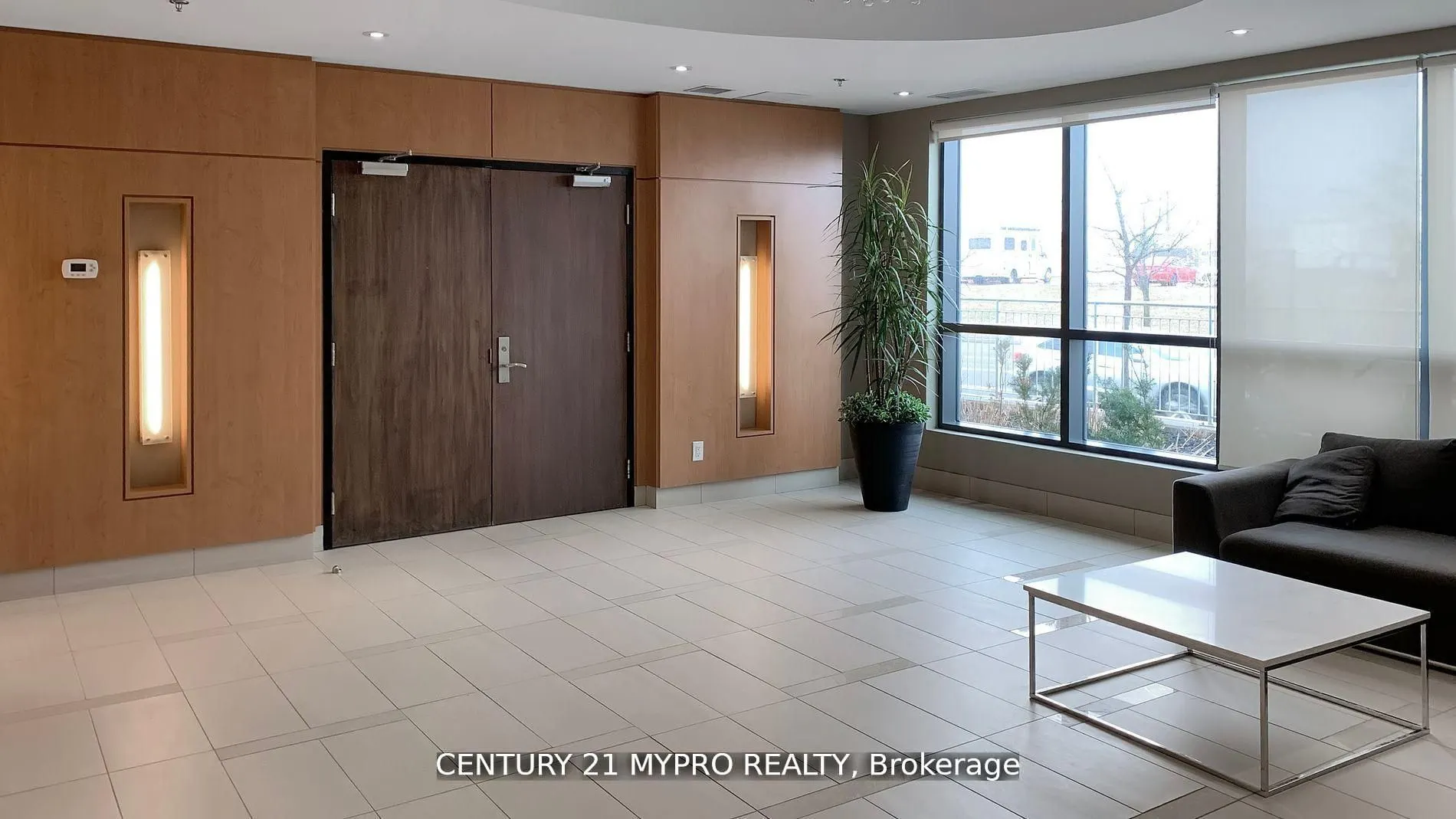 840 Queen's Plate Drive, #1003