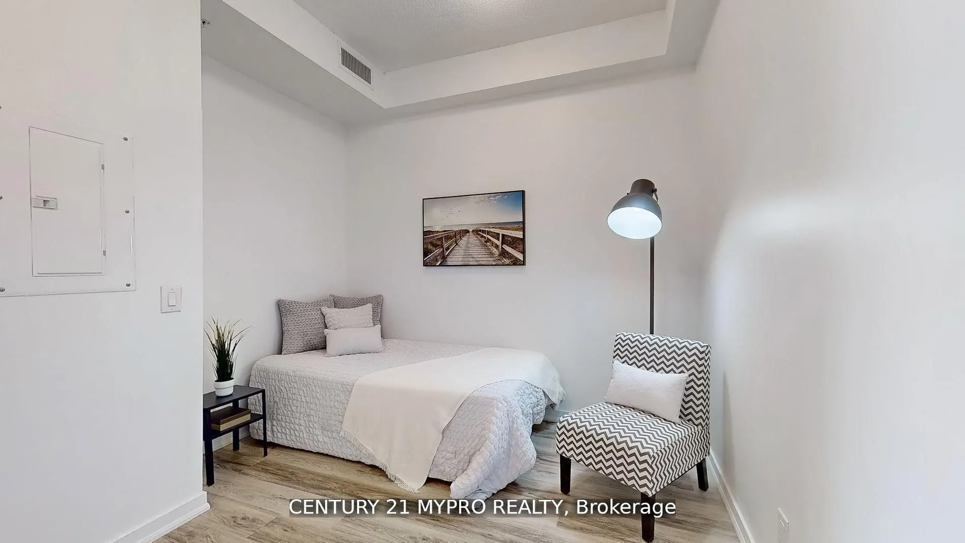 840 Queen's Plate Drive, #1003