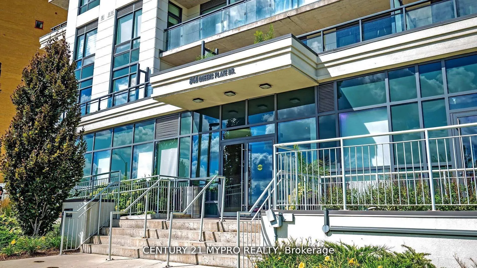 840 Queen's Plate Drive, #1003