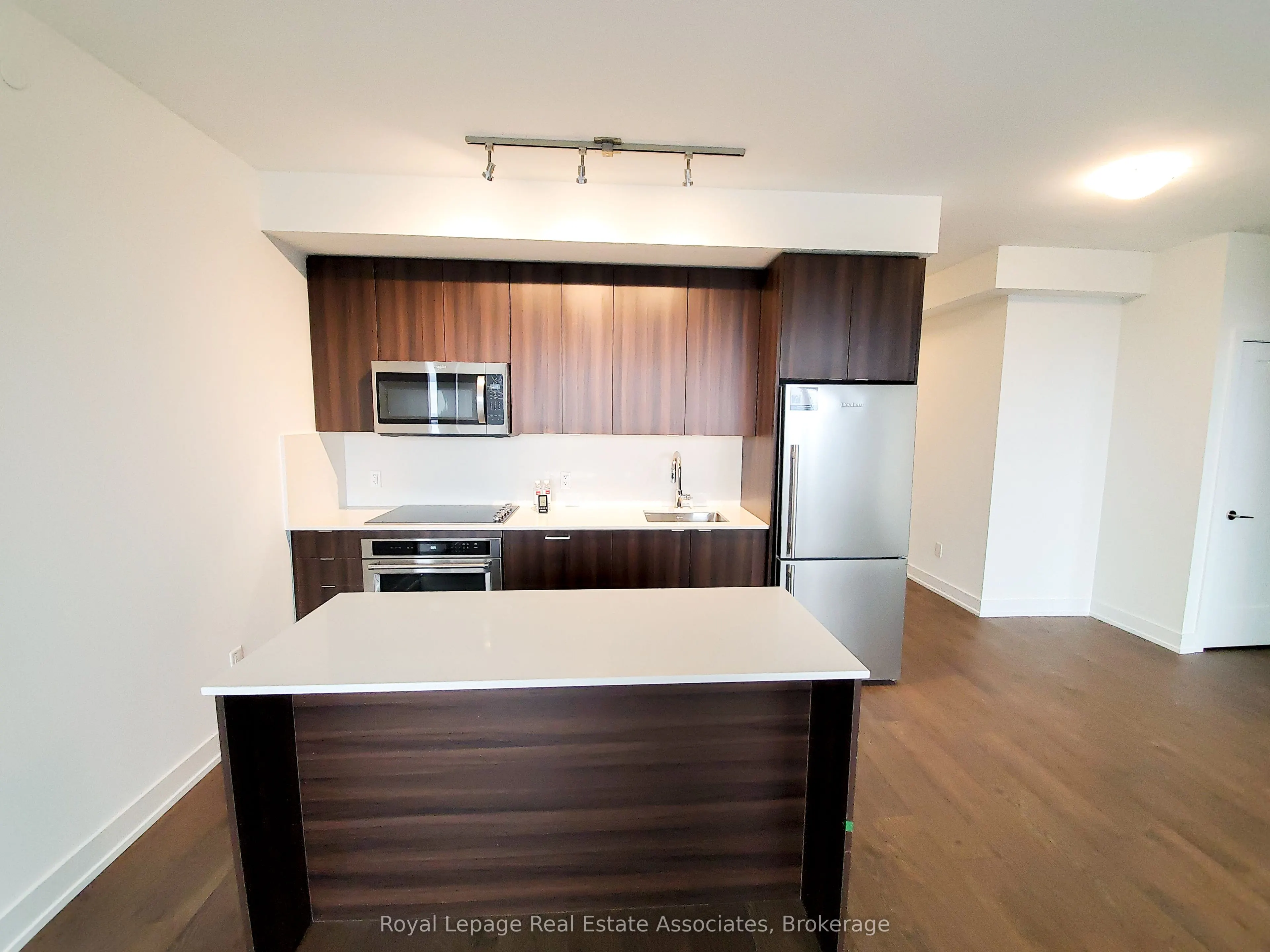 5 Mabelle Avenue, #3636