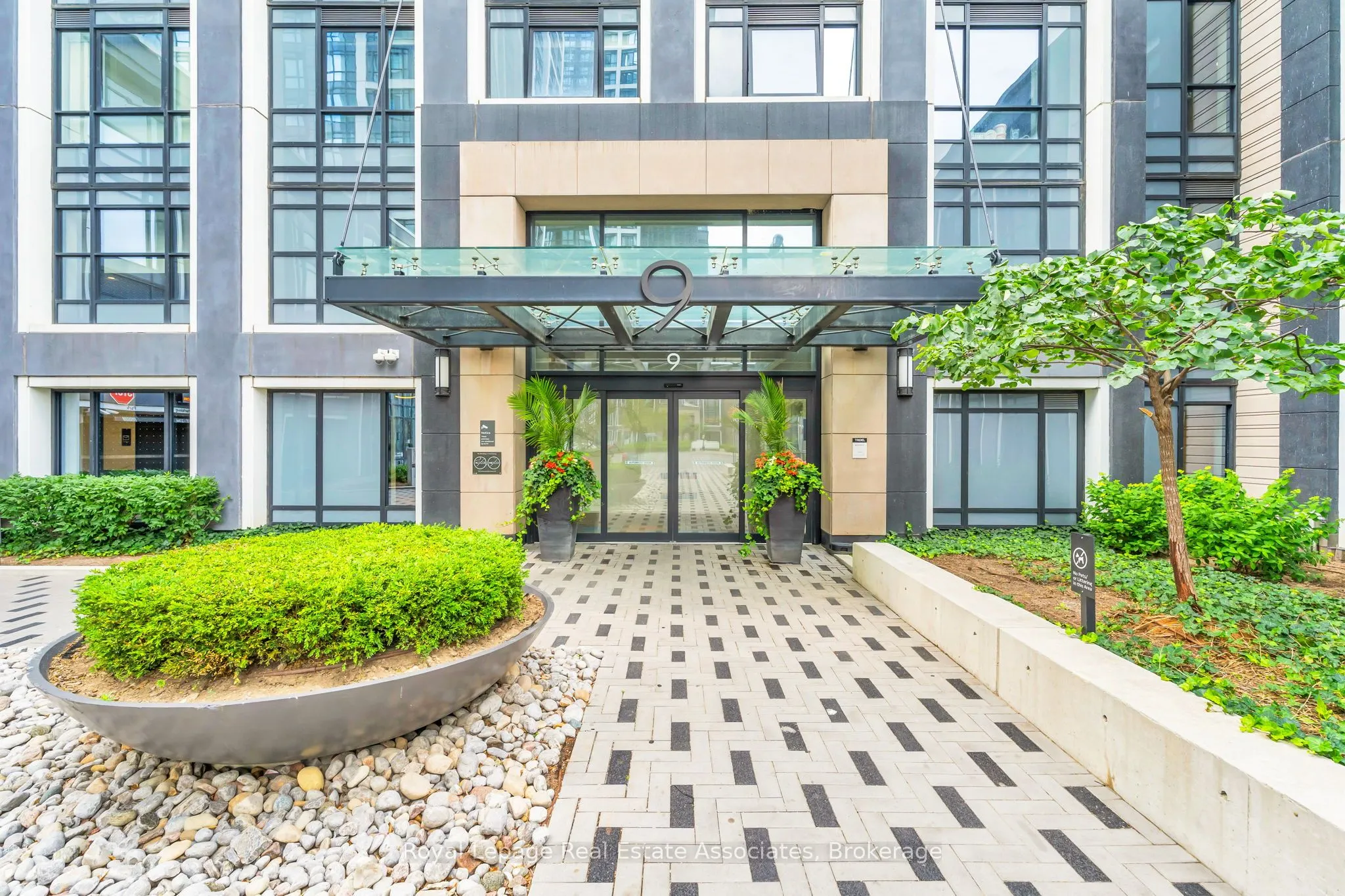 5 Mabelle Avenue, #3636