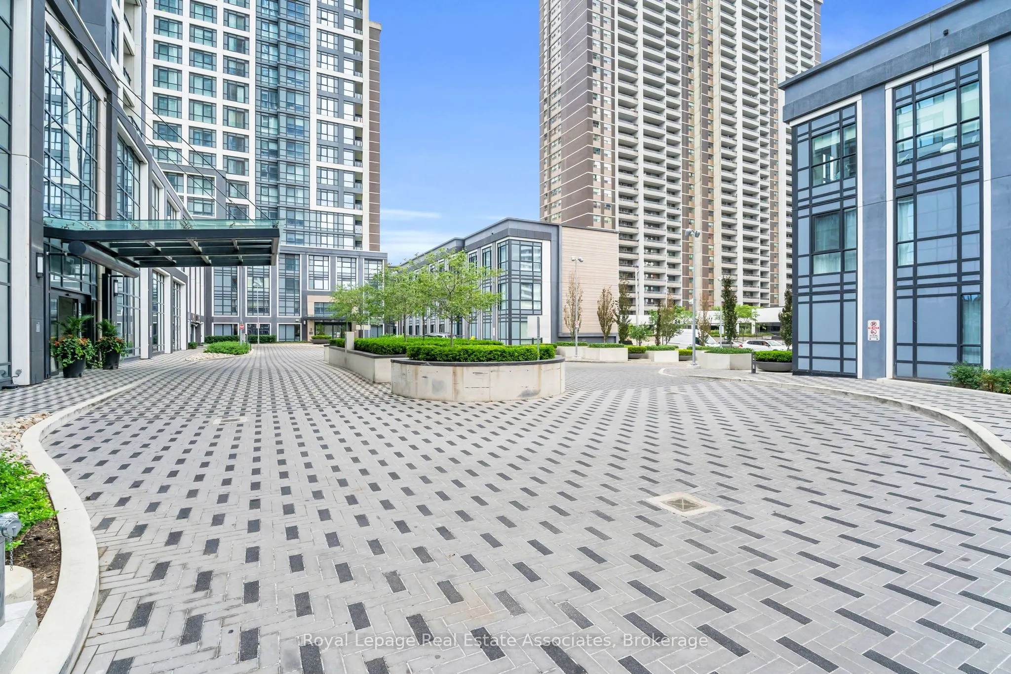 5 Mabelle Avenue, #3636