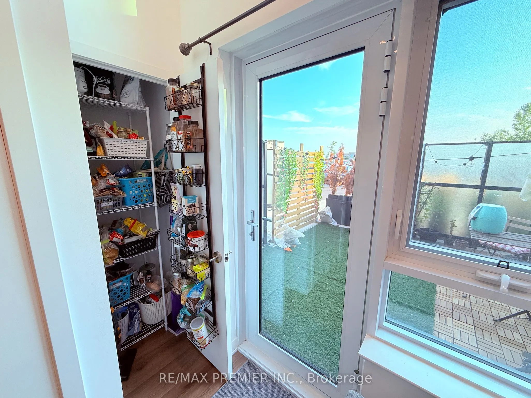 405 Dundas Street W, #107