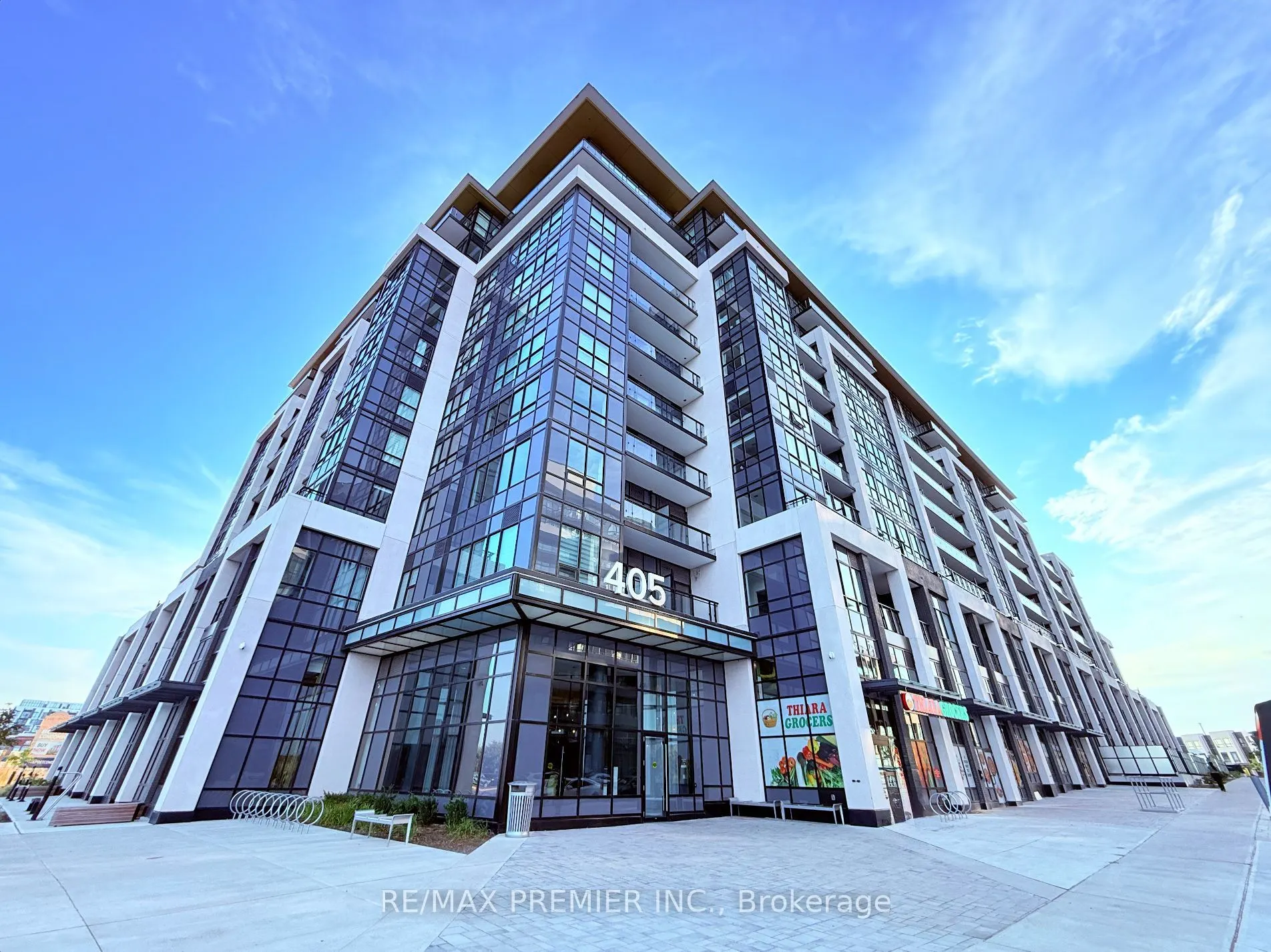 405 Dundas Street W, #107