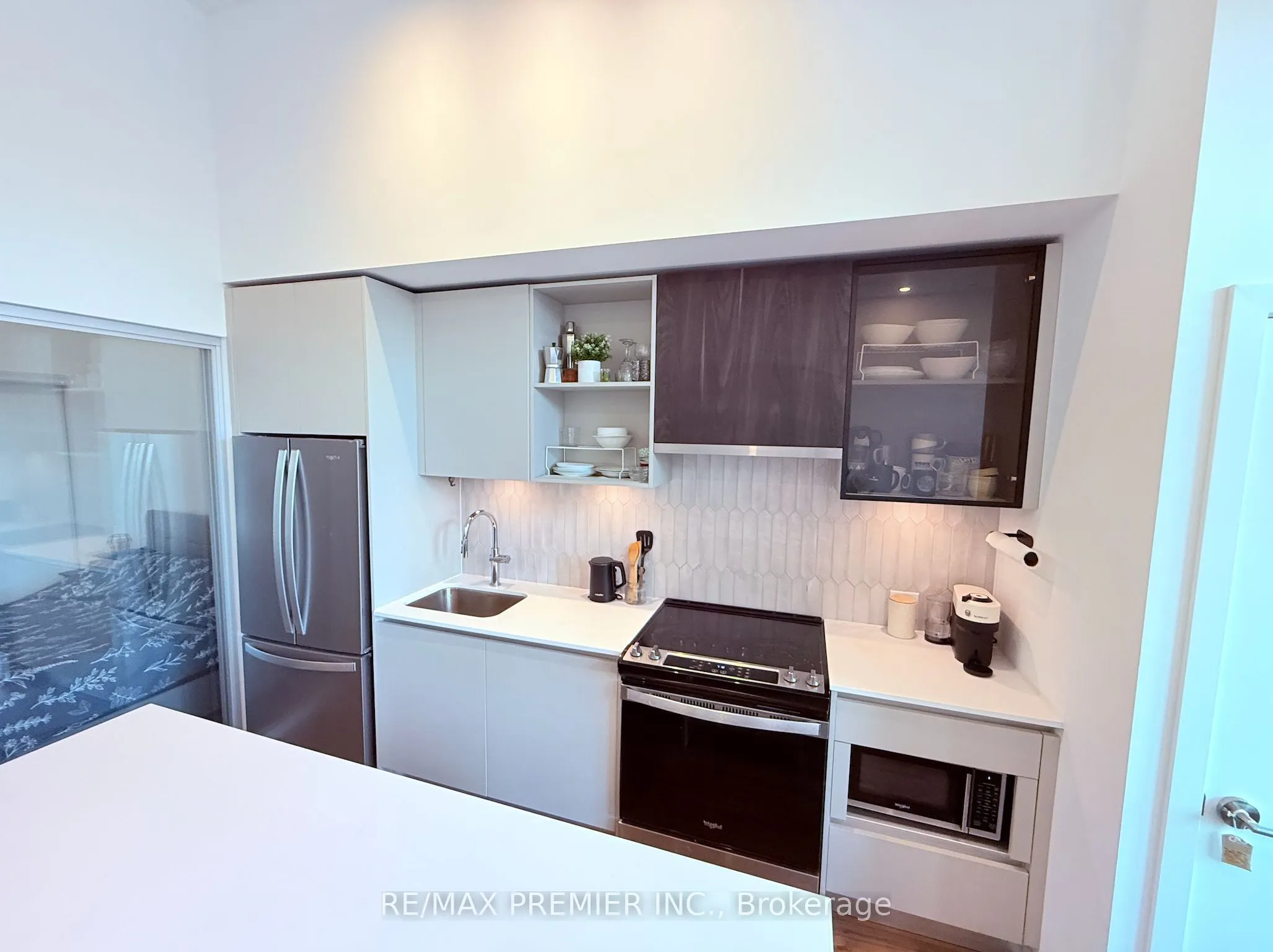 405 Dundas Street W, #107