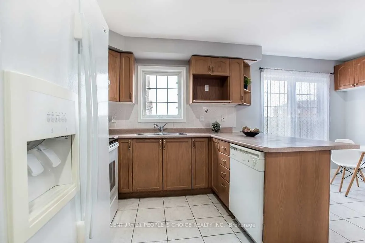 250 Richvale Drive S, #9