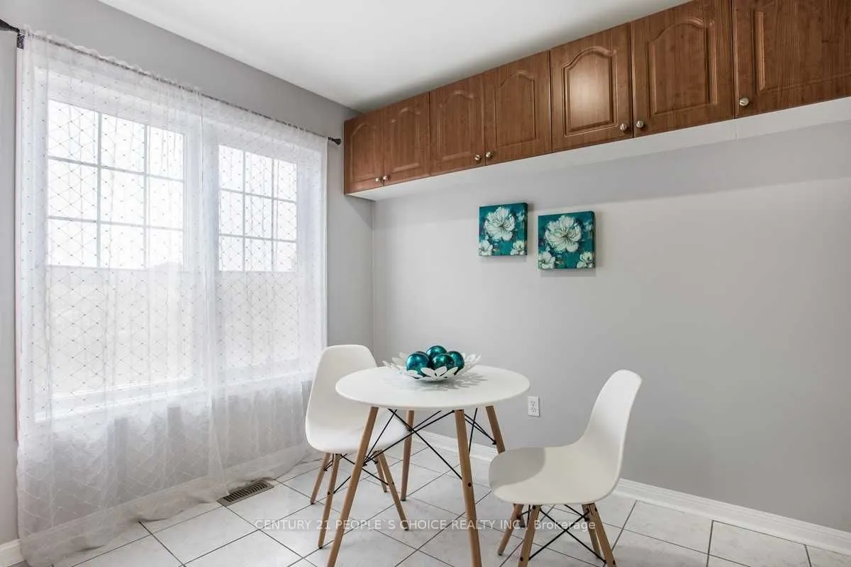 250 Richvale Drive S, #9