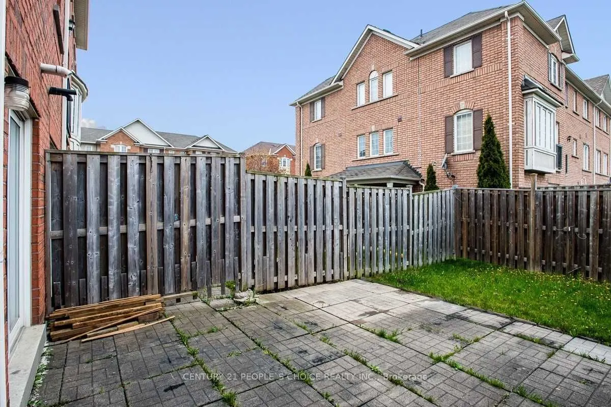 250 Richvale Drive S, #9