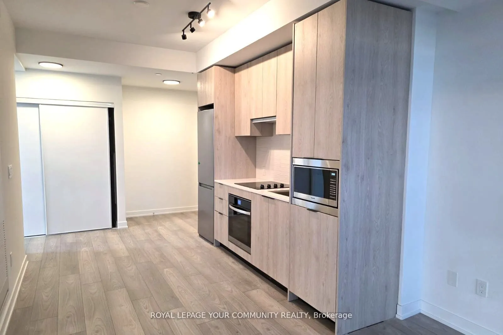 1007 The Queensway, #528