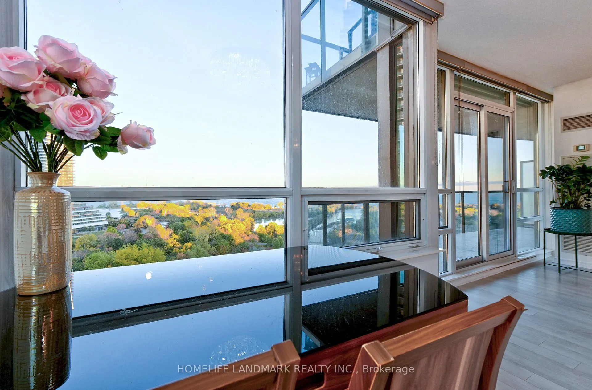 2230 Lakeshore Boulevard W, #1206