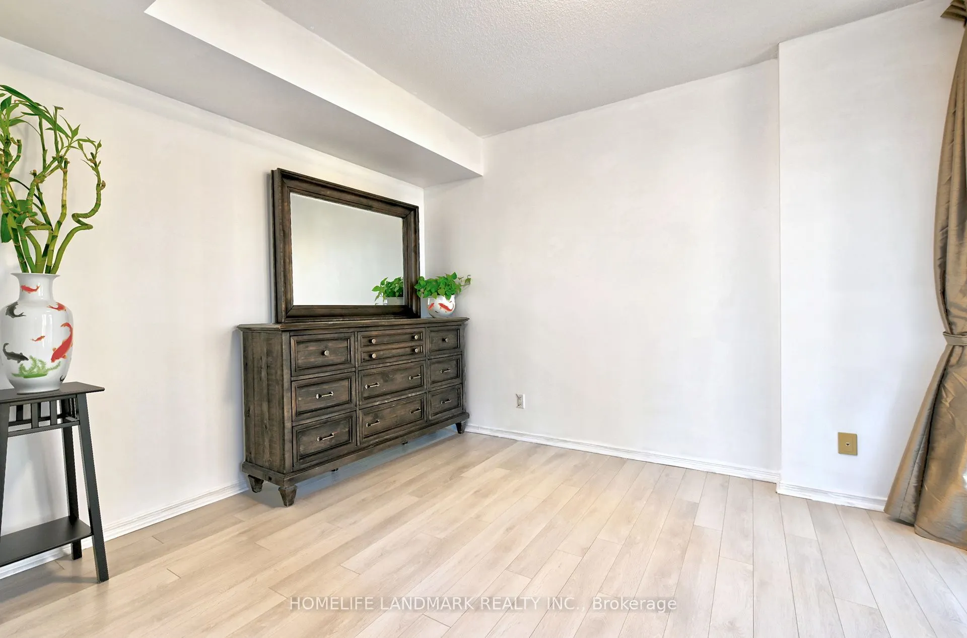 2230 Lakeshore Boulevard W, #1206