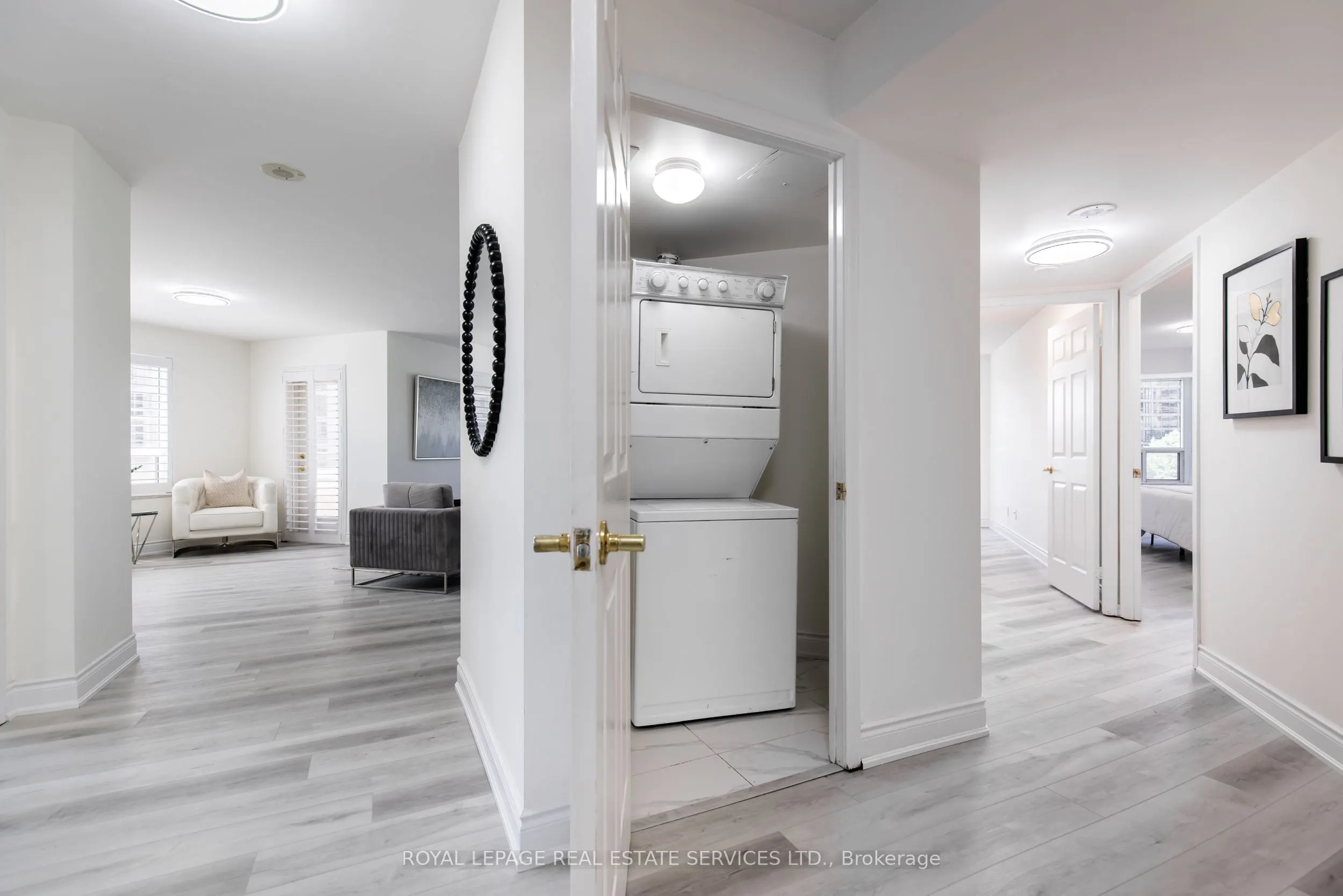 25 Kingsbridge Garden Circle, #418