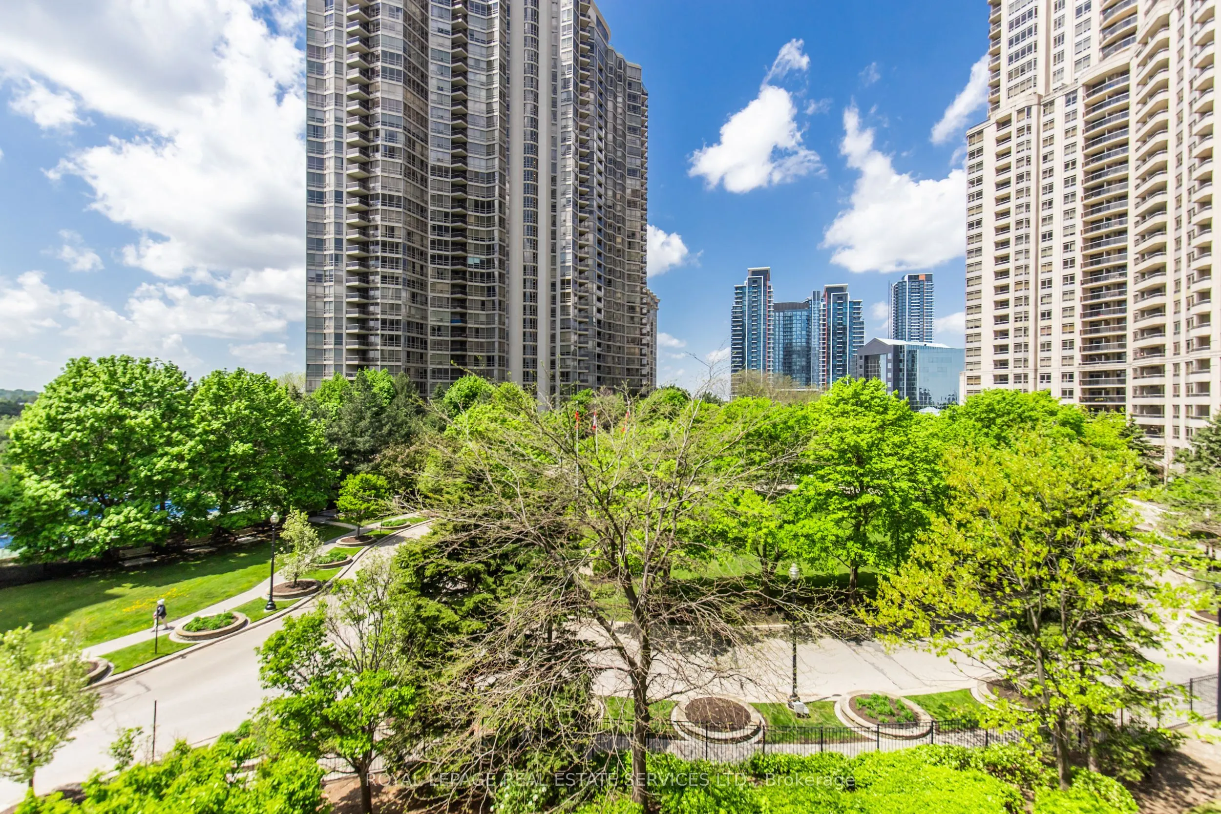 25 Kingsbridge Garden Circle, #418